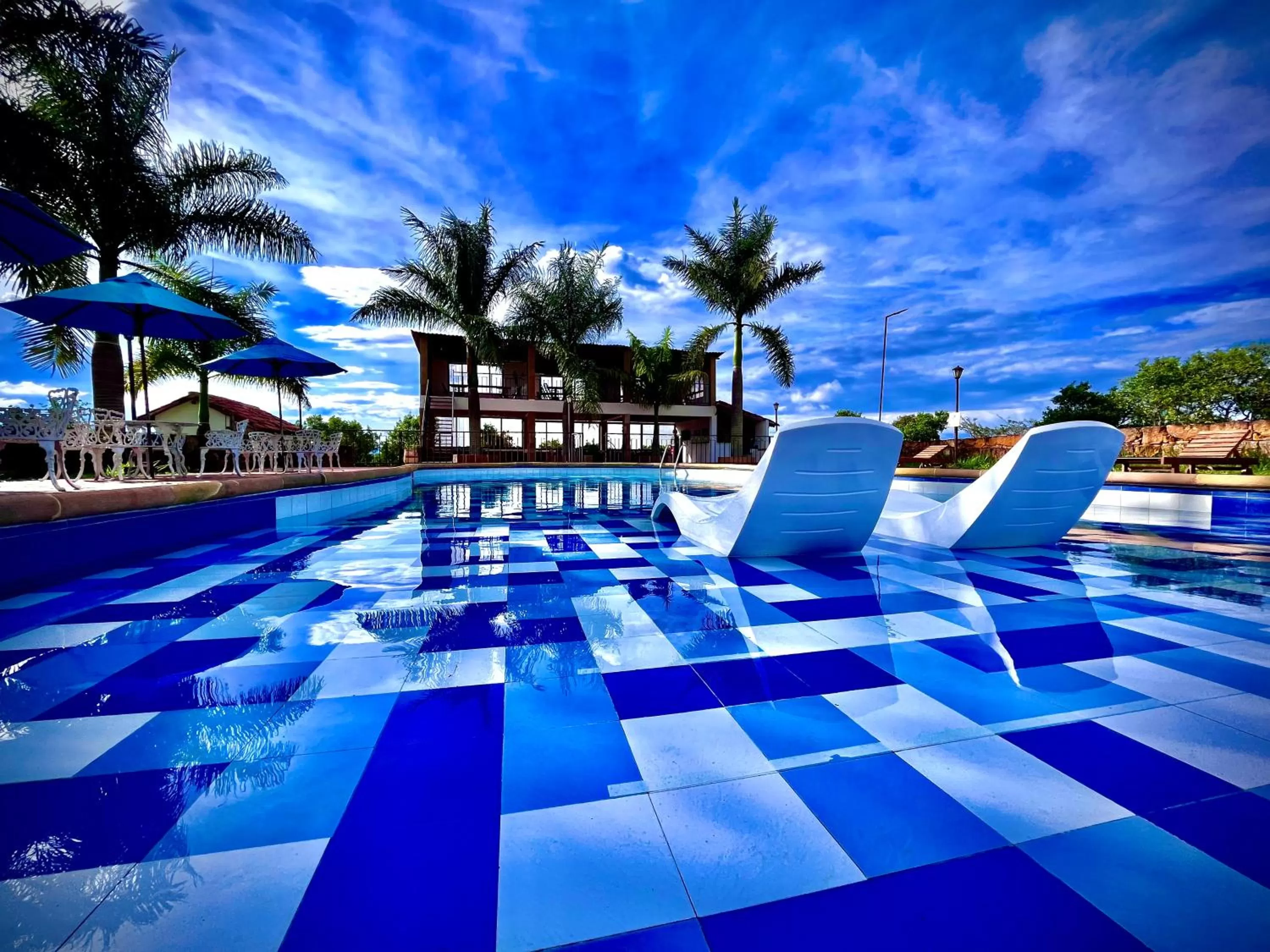 Restaurant/places to eat, Swimming Pool in Hotel Buenosaires Barichara