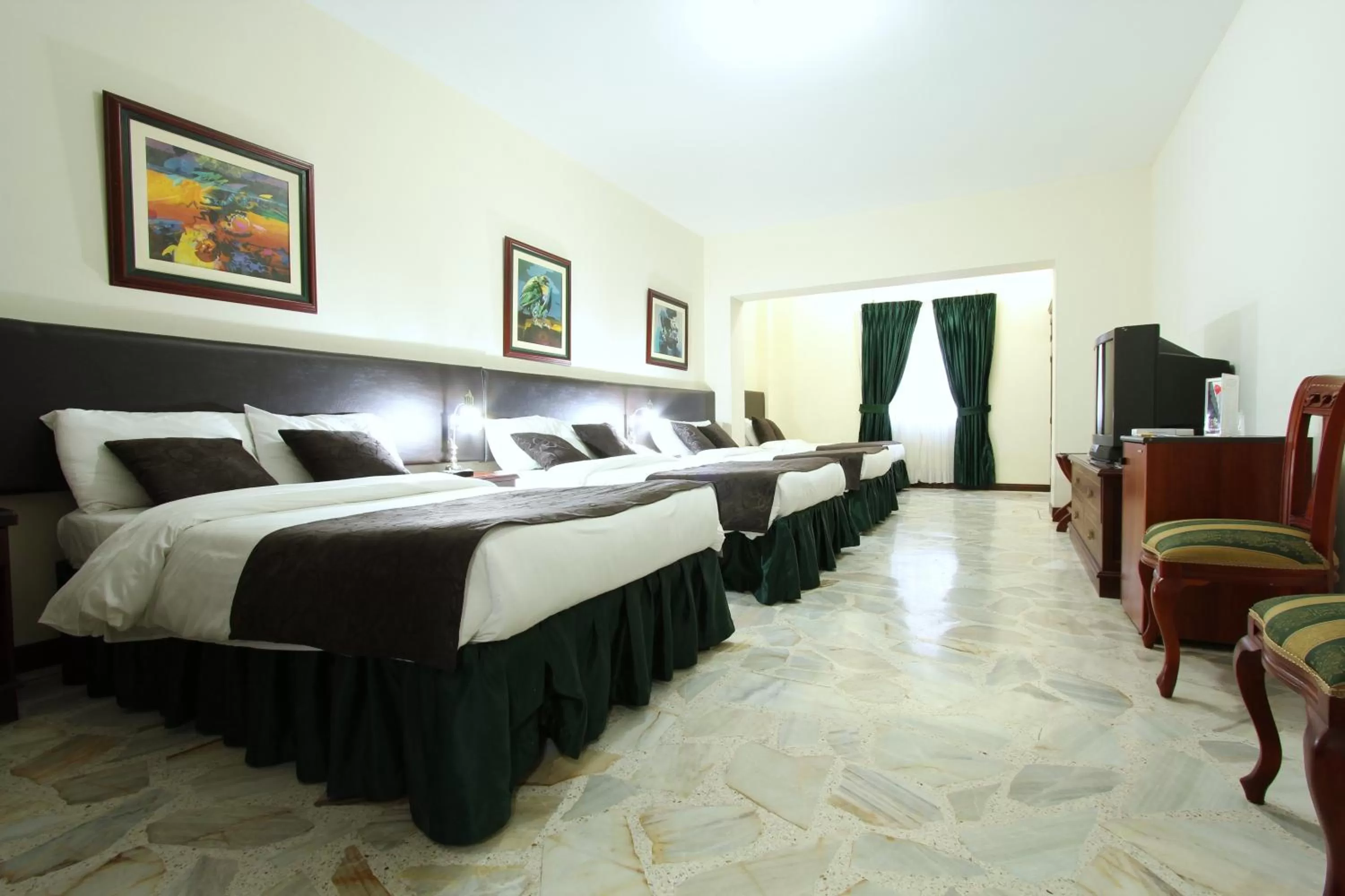 Photo of the whole room, Bed in Hotel San Fernando Real