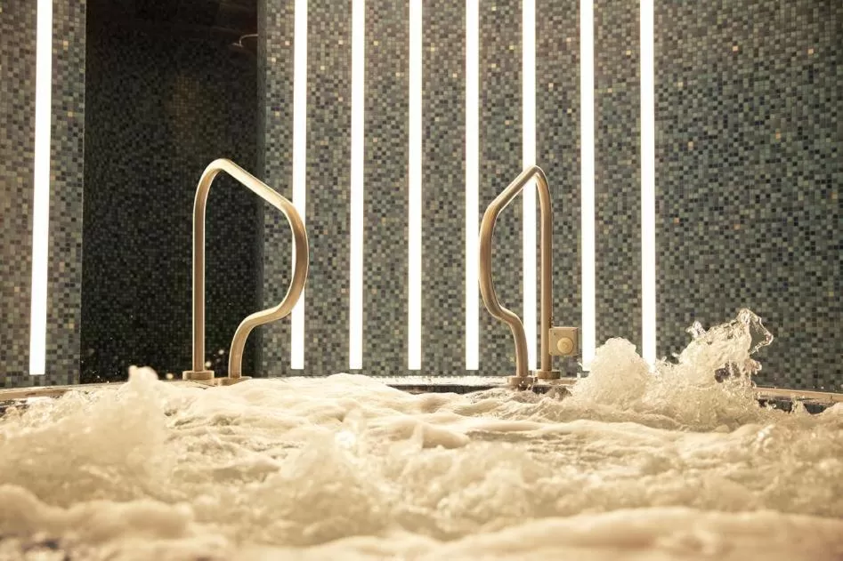 Swimming pool in Castlecourt Hotel, Spa & Leisure