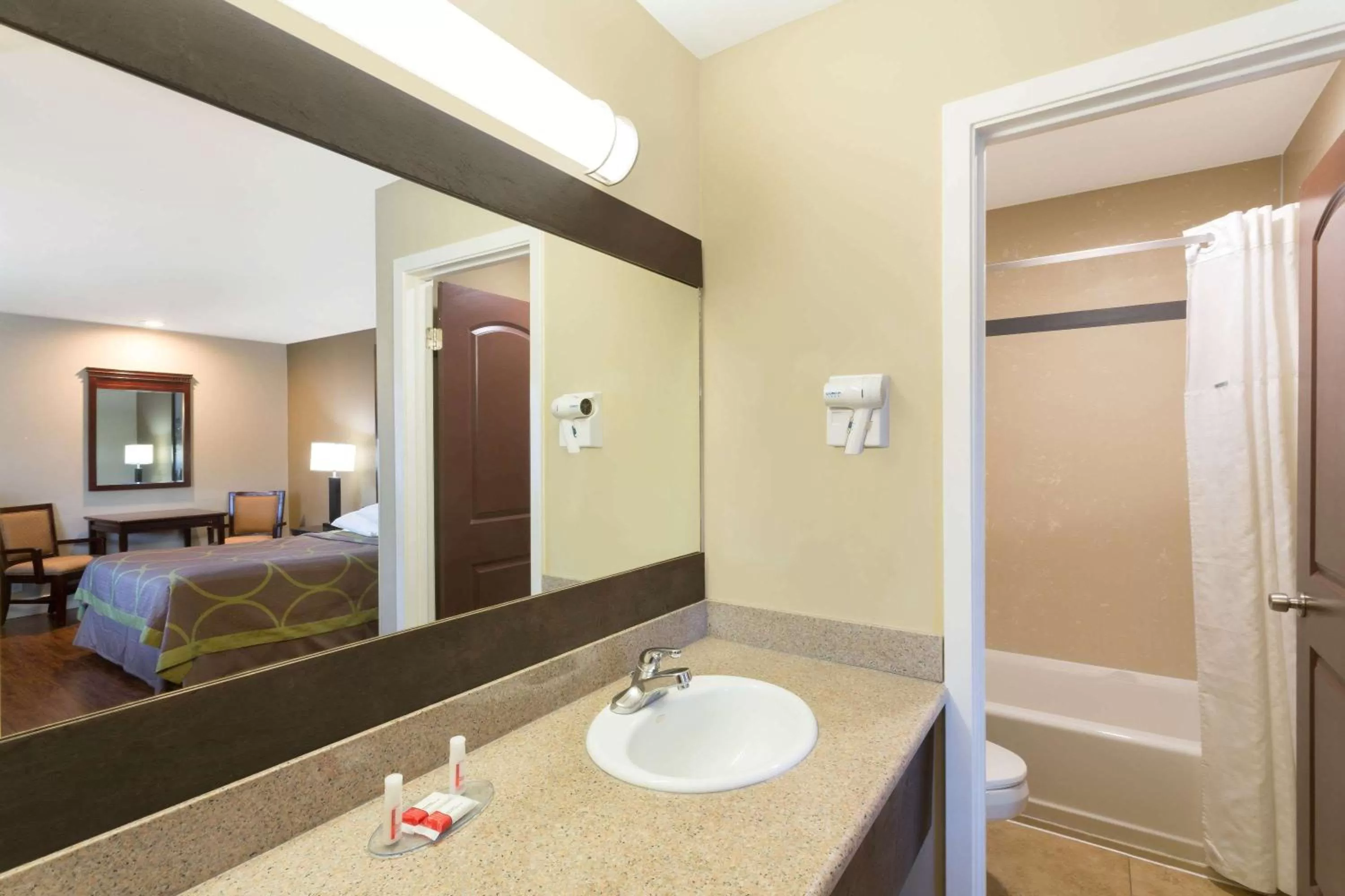 Bathroom, Bed in Super 8 by Wyndham Martinez