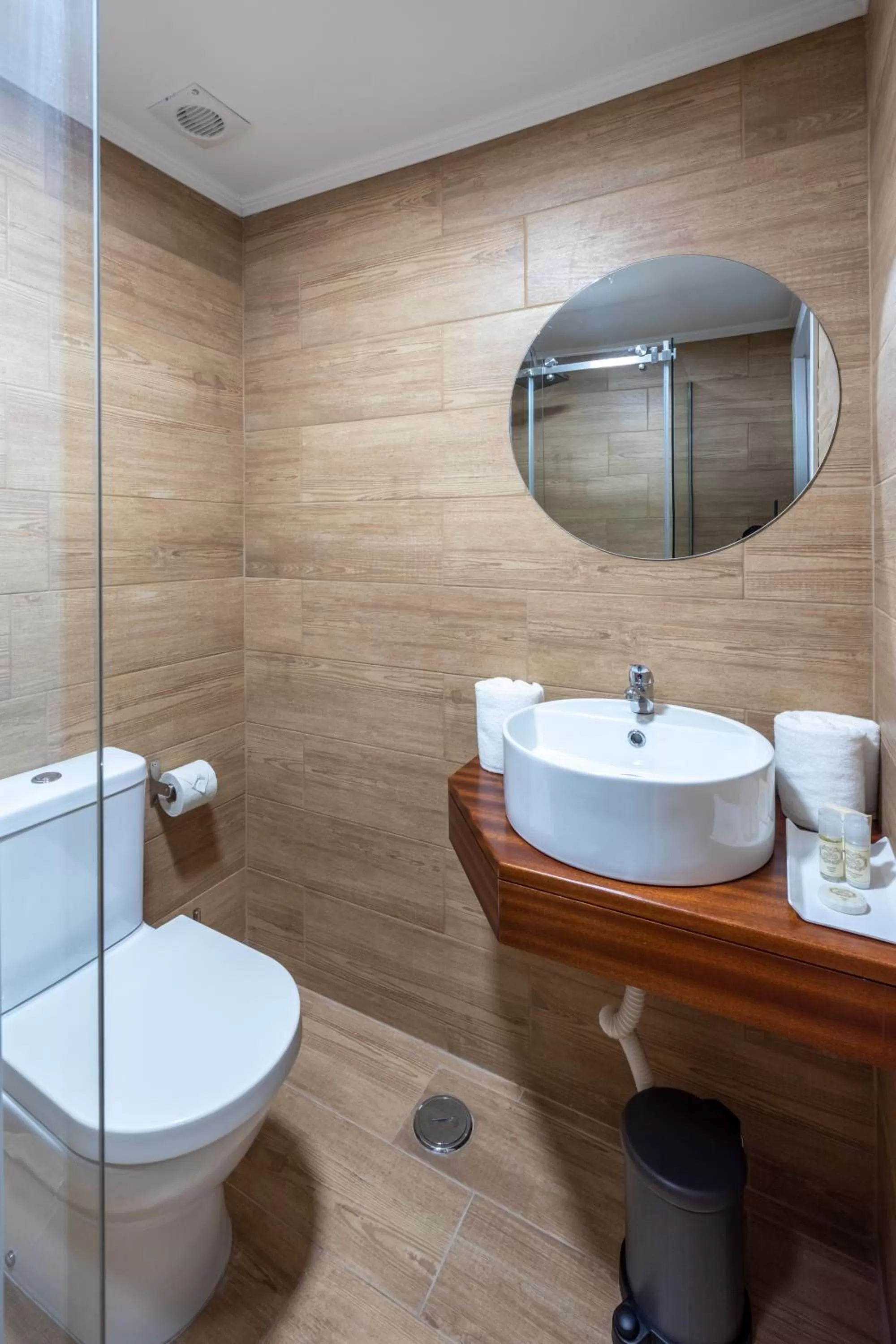 Shower in Bossa & Bed Hostel