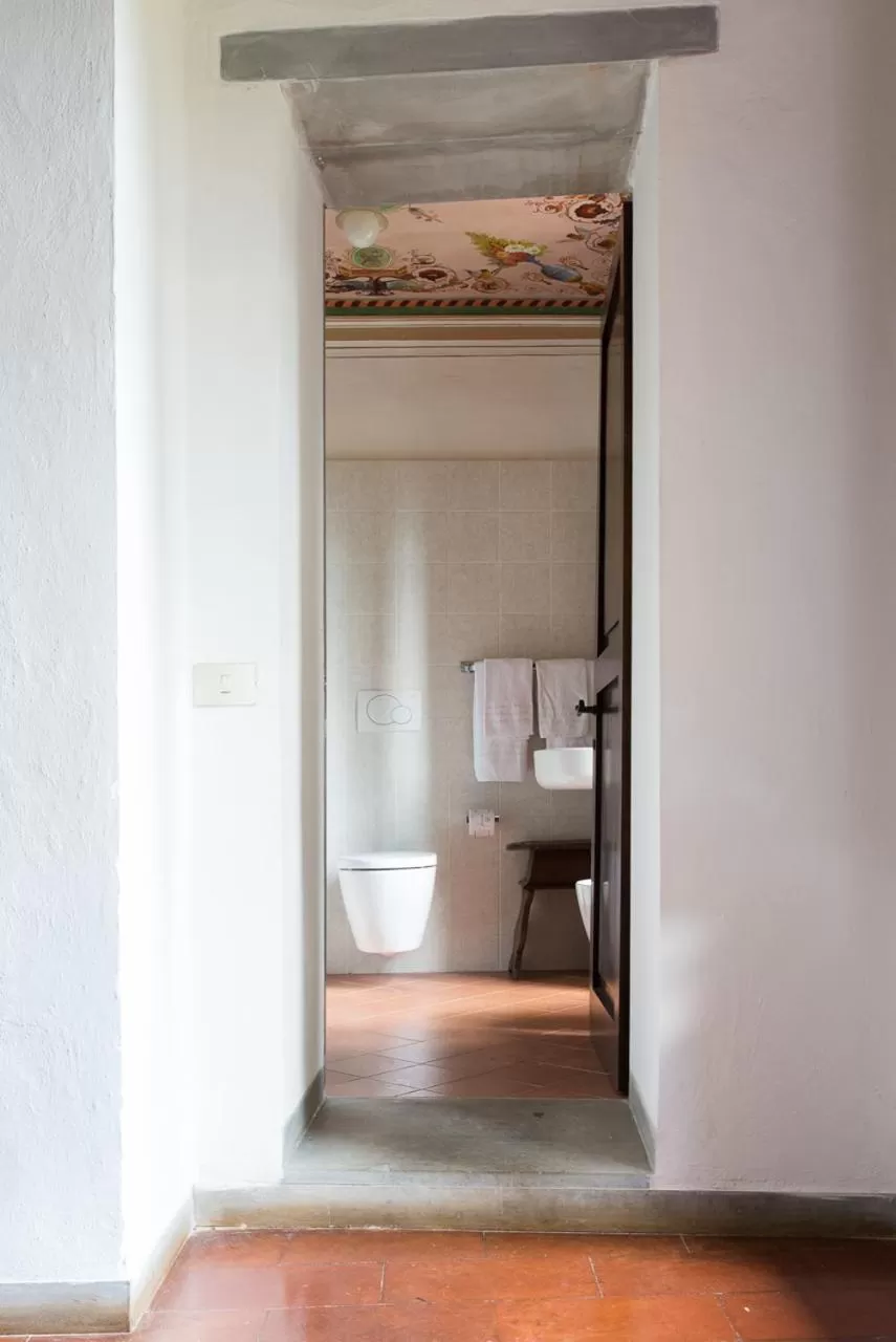 Bathroom, Bed in Borgo La Torre alle Tolfe