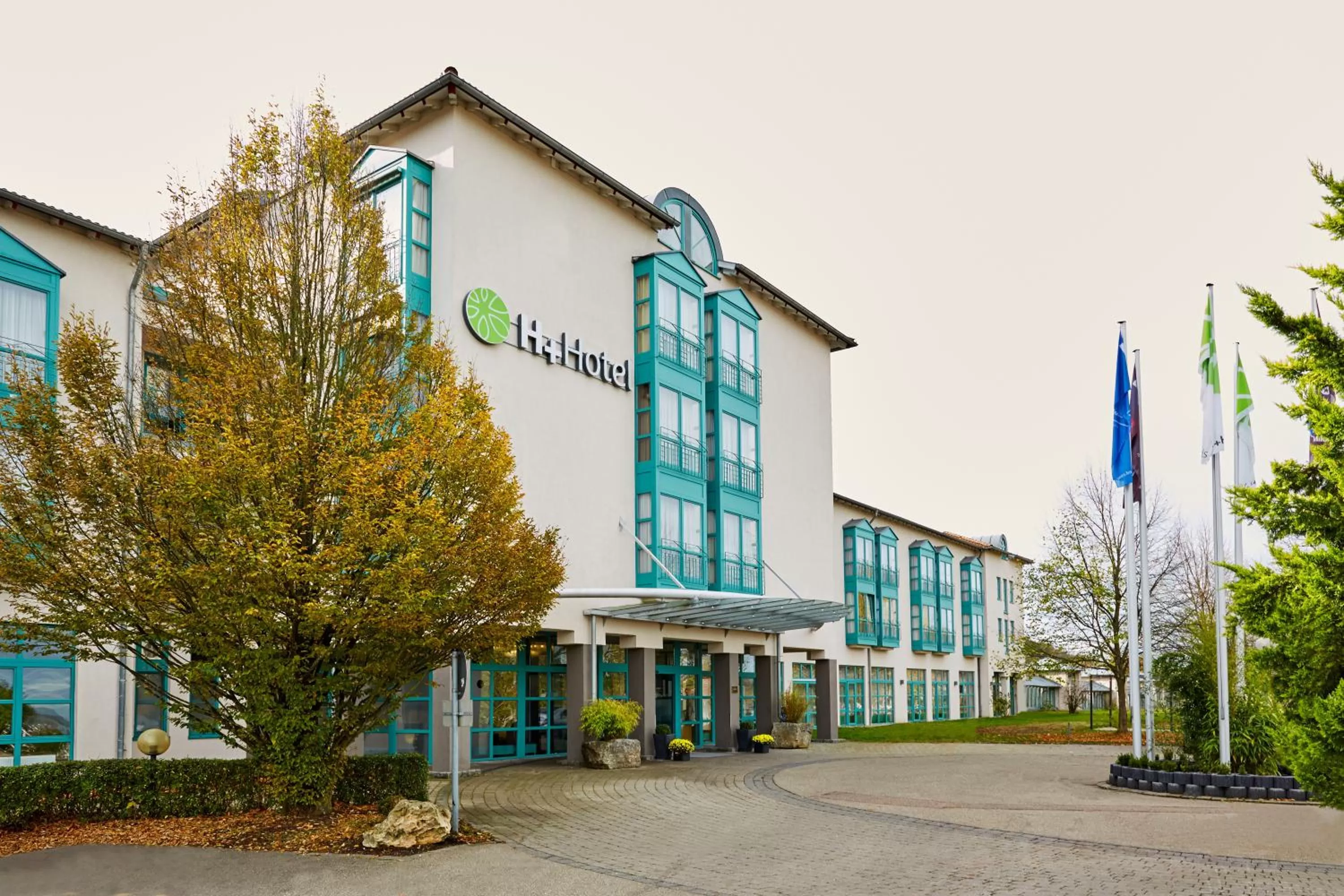 Facade/entrance in H+ Hotel Limes Thermen Aalen