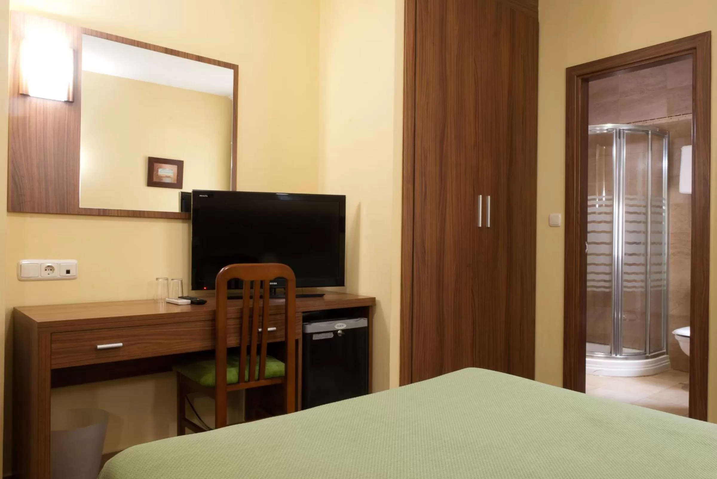 TV and multimedia, Bed in Hotel Hidalgo Quijada