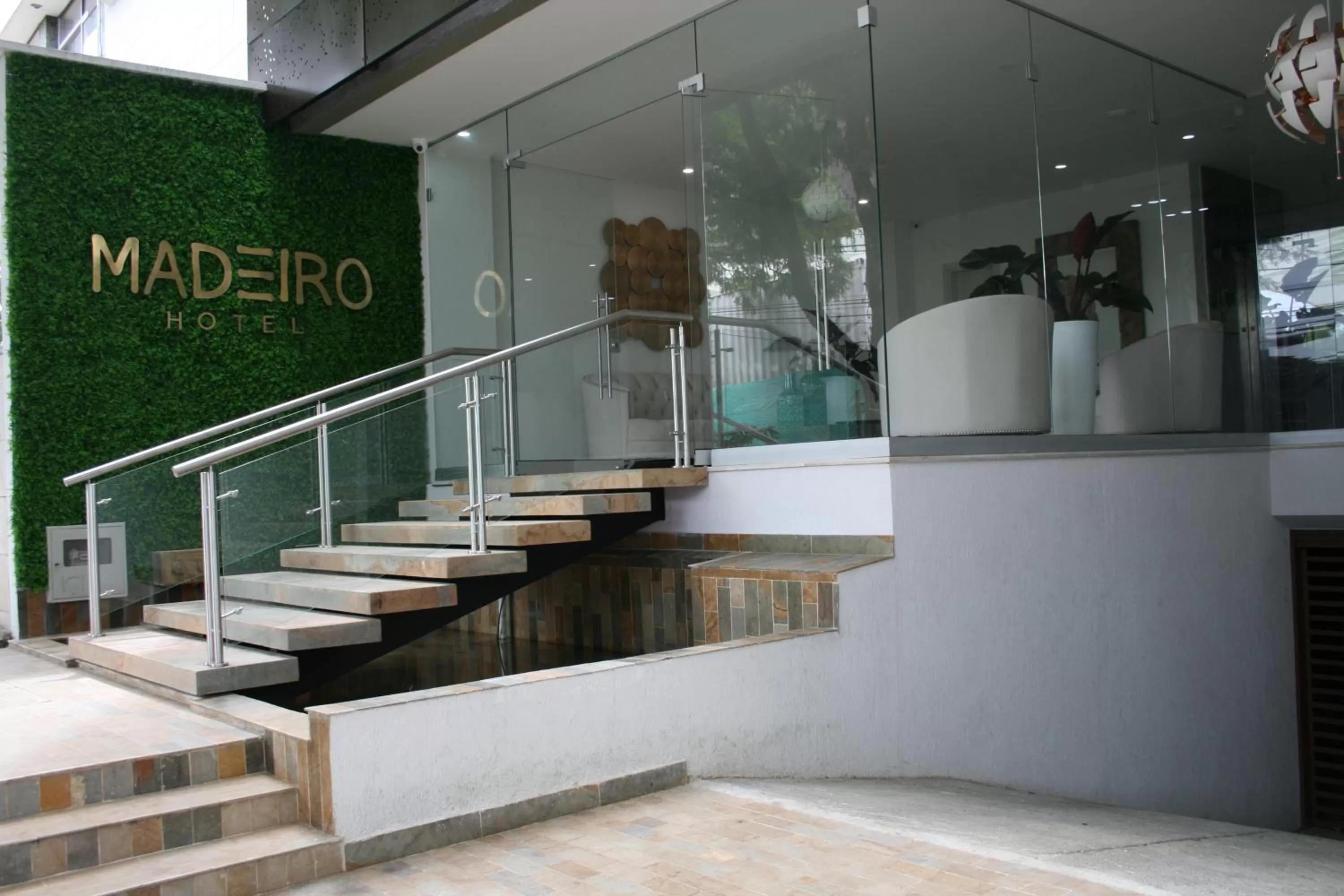 Facade/entrance in Hotel Madeiro