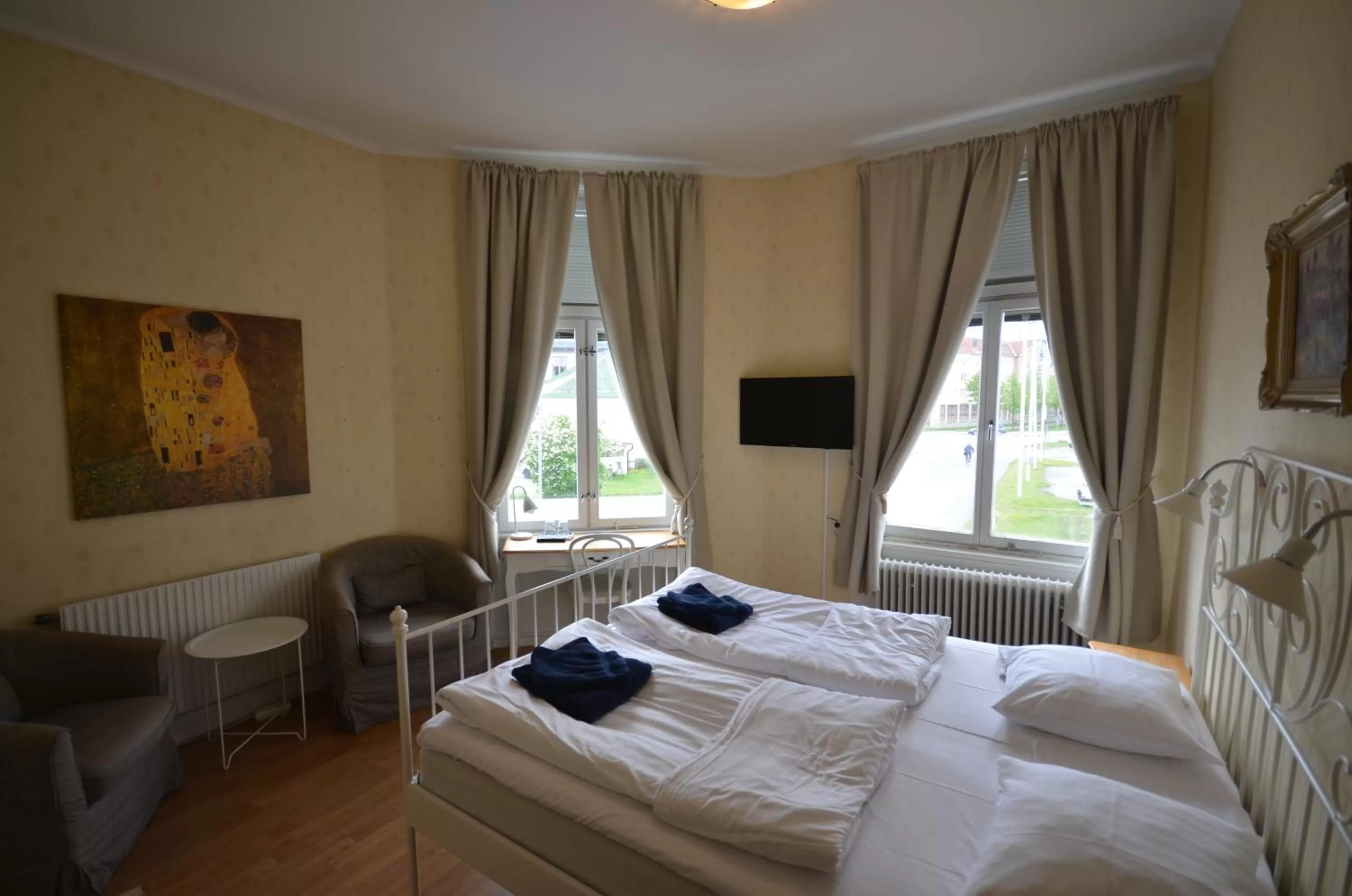 Photo of the whole room, Bed in Hotell Royal