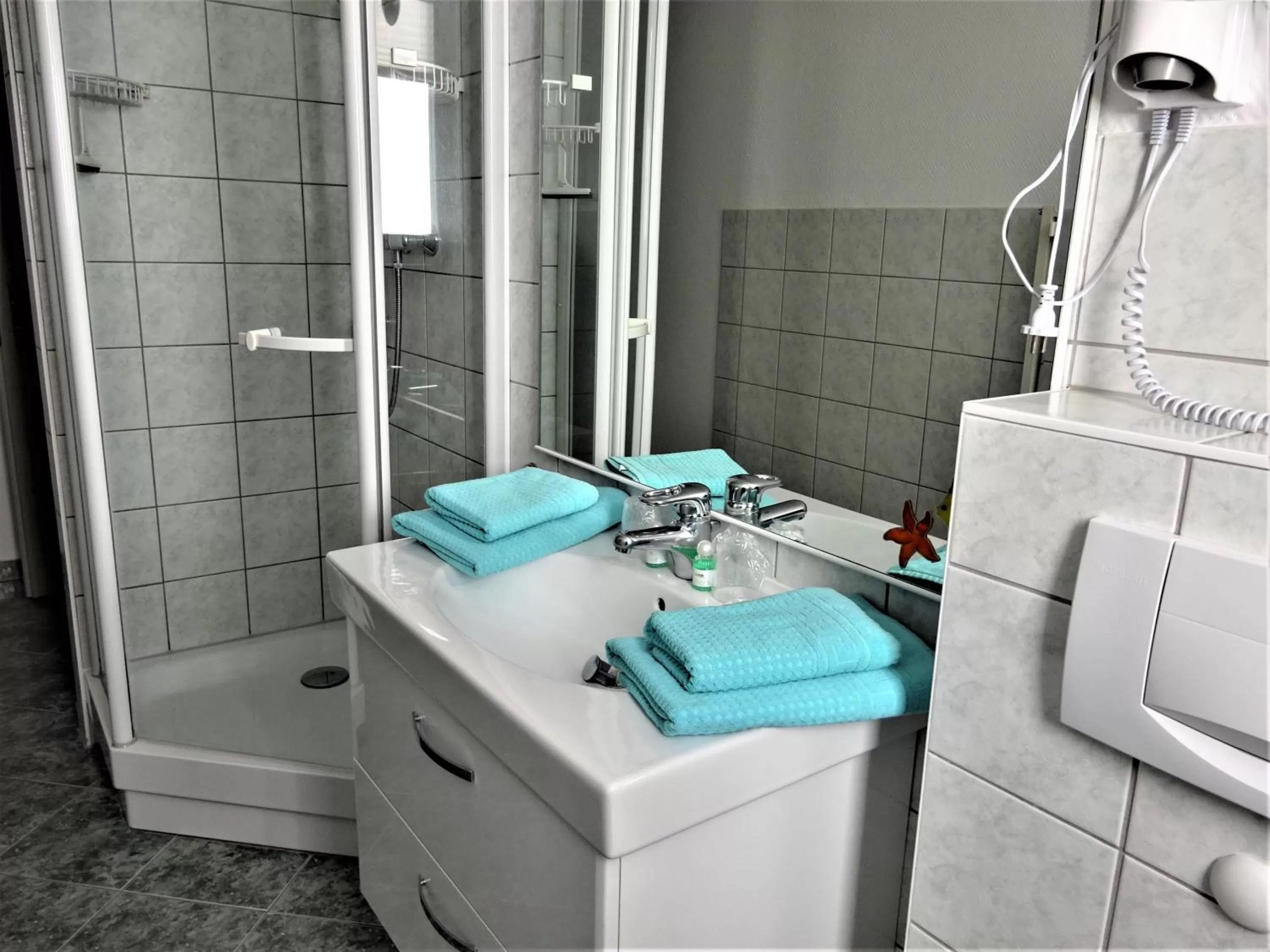 Bathroom in Pension Zur Fährbrücke