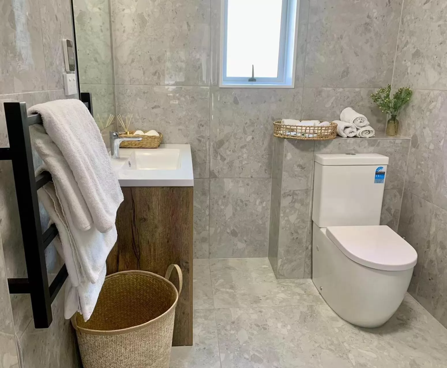 Bathroom in Auckland Central Motel