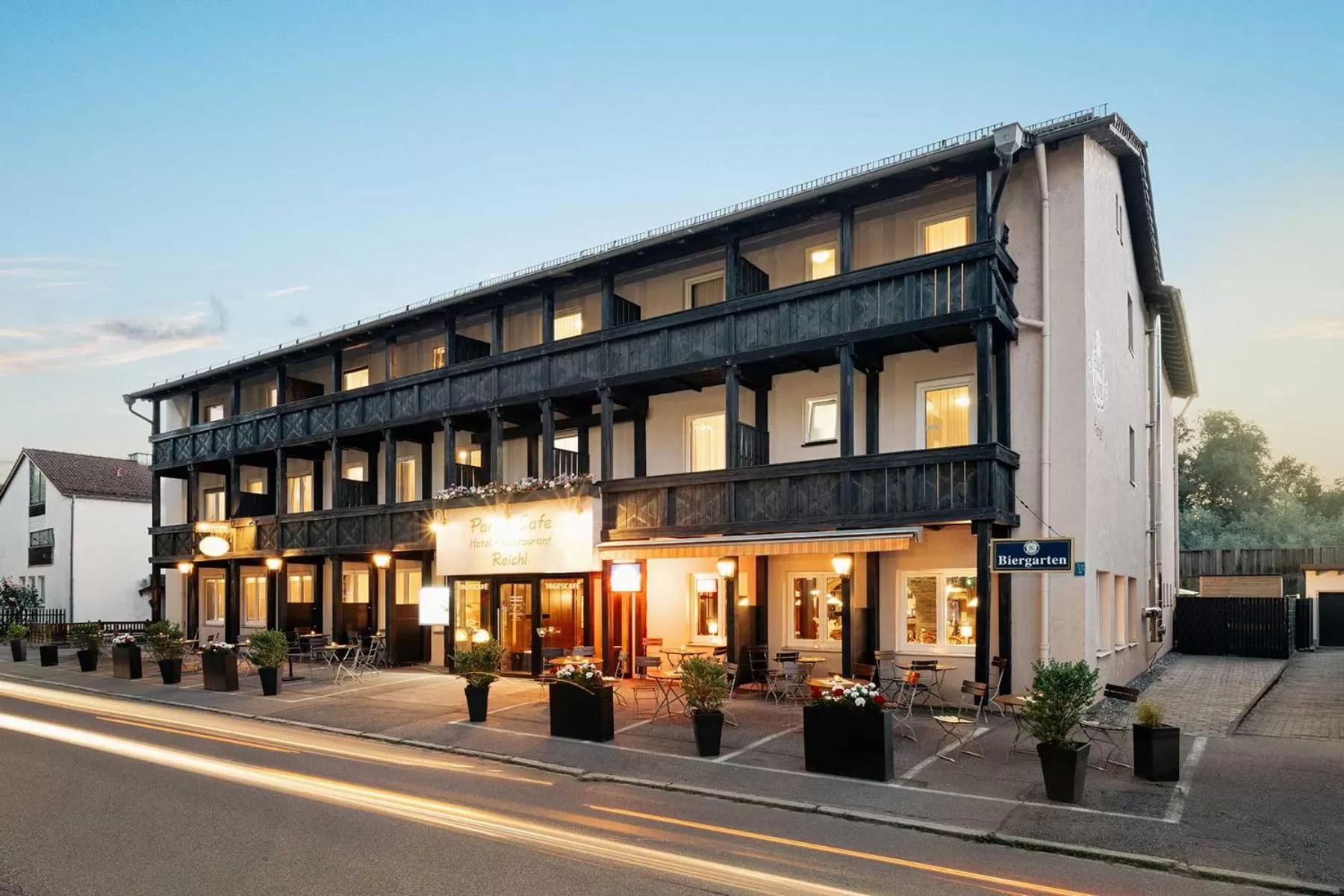 Property Building in Hotel Park Cafe Reichl