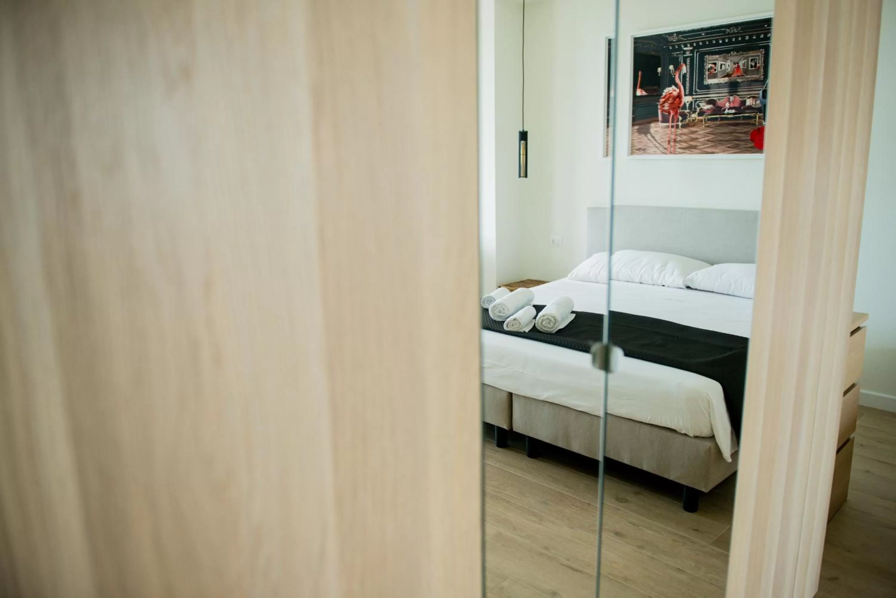 wardrobe, Bed in Divina Perla