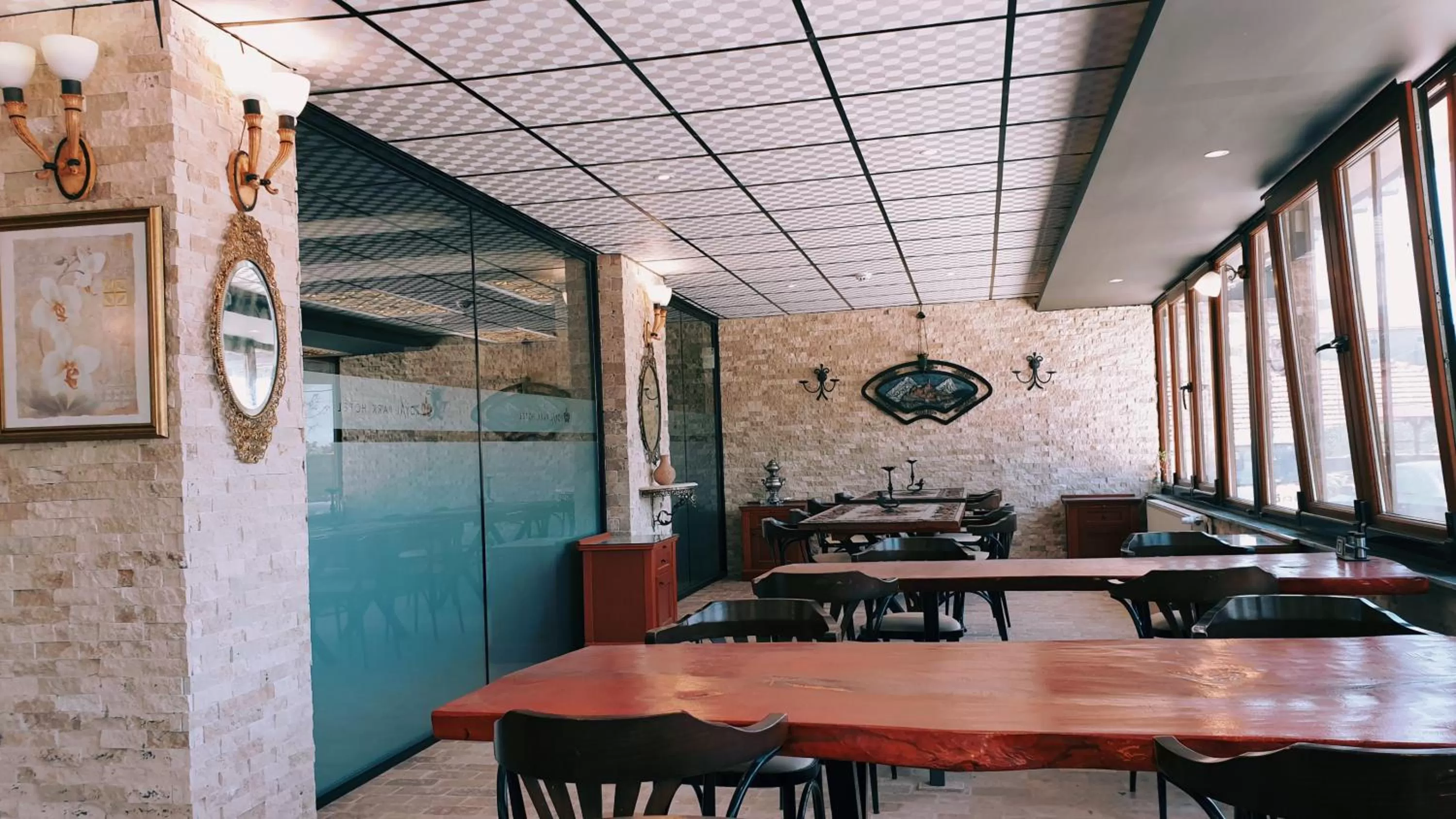 Restaurant/places to eat in Royal Park Hotel Corlu Bed and Breakfast