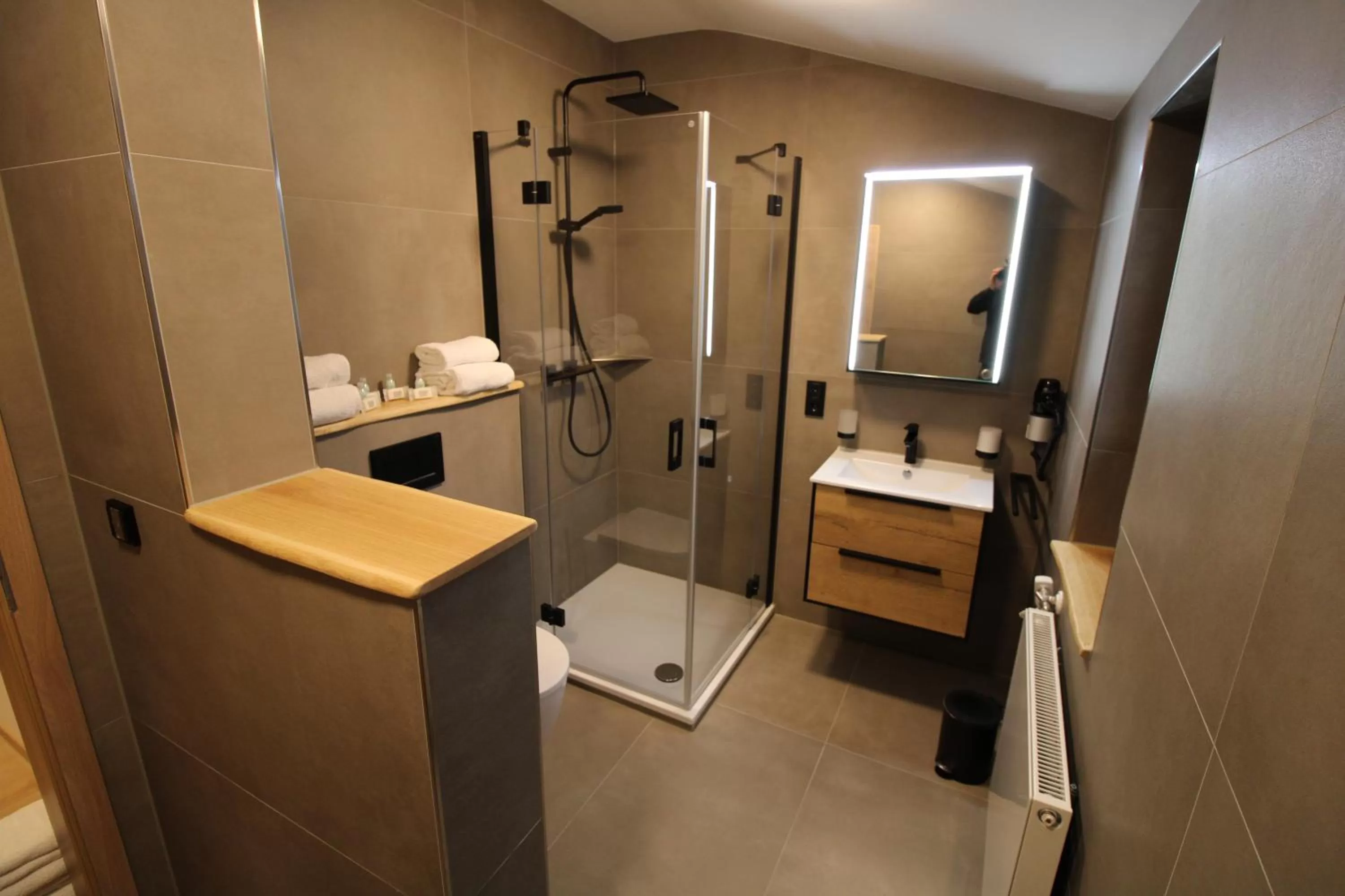 Shower in DER Hirsch Hotel