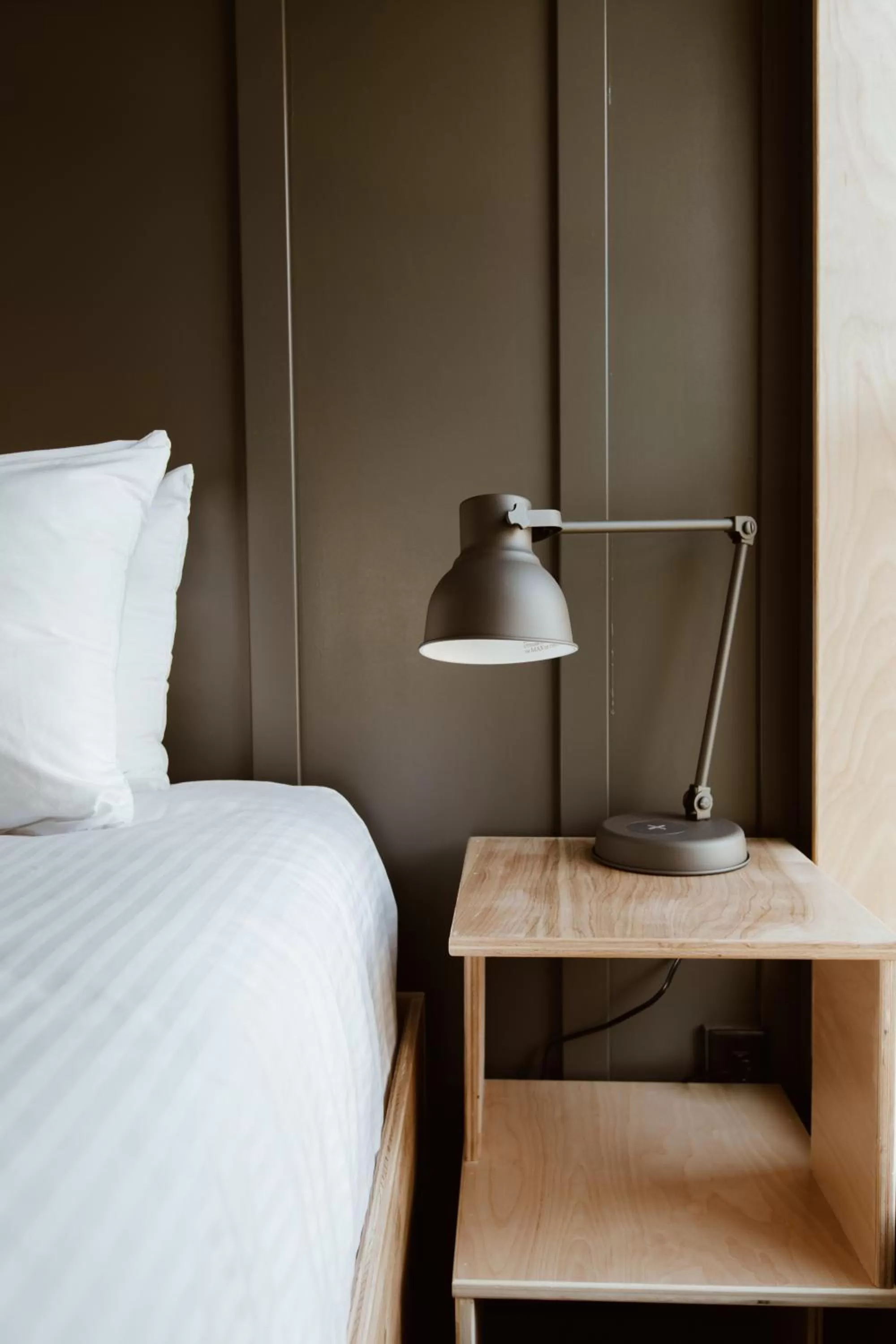Bed in The Flying Steamshovel Inn