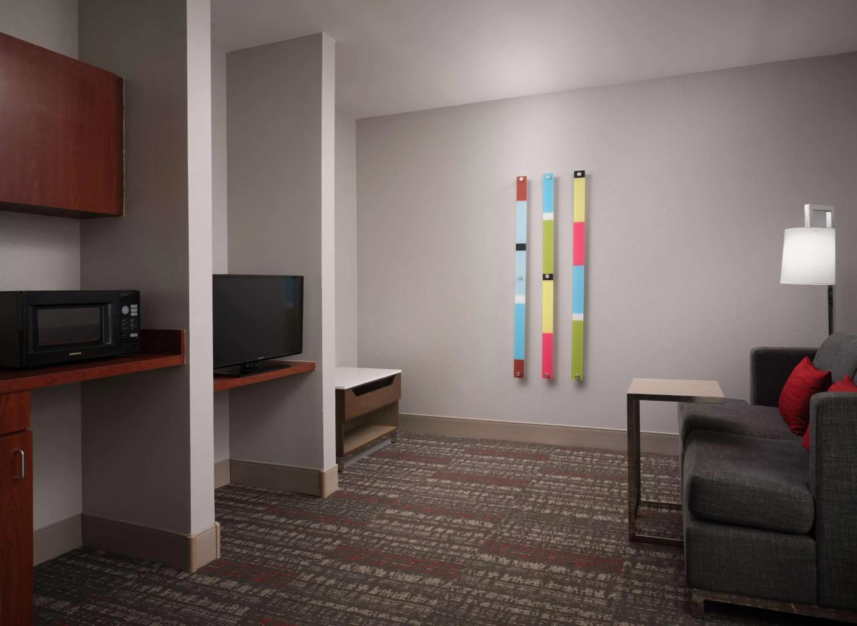 Living room, TV/Entertainment Center in Hampton Inn Clinton