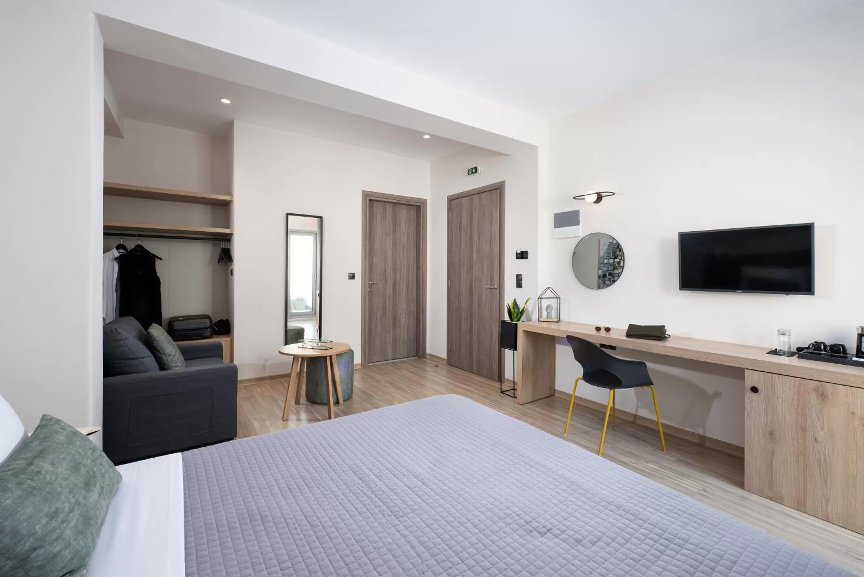 Photo of the whole room, Bed in Enattica Suites