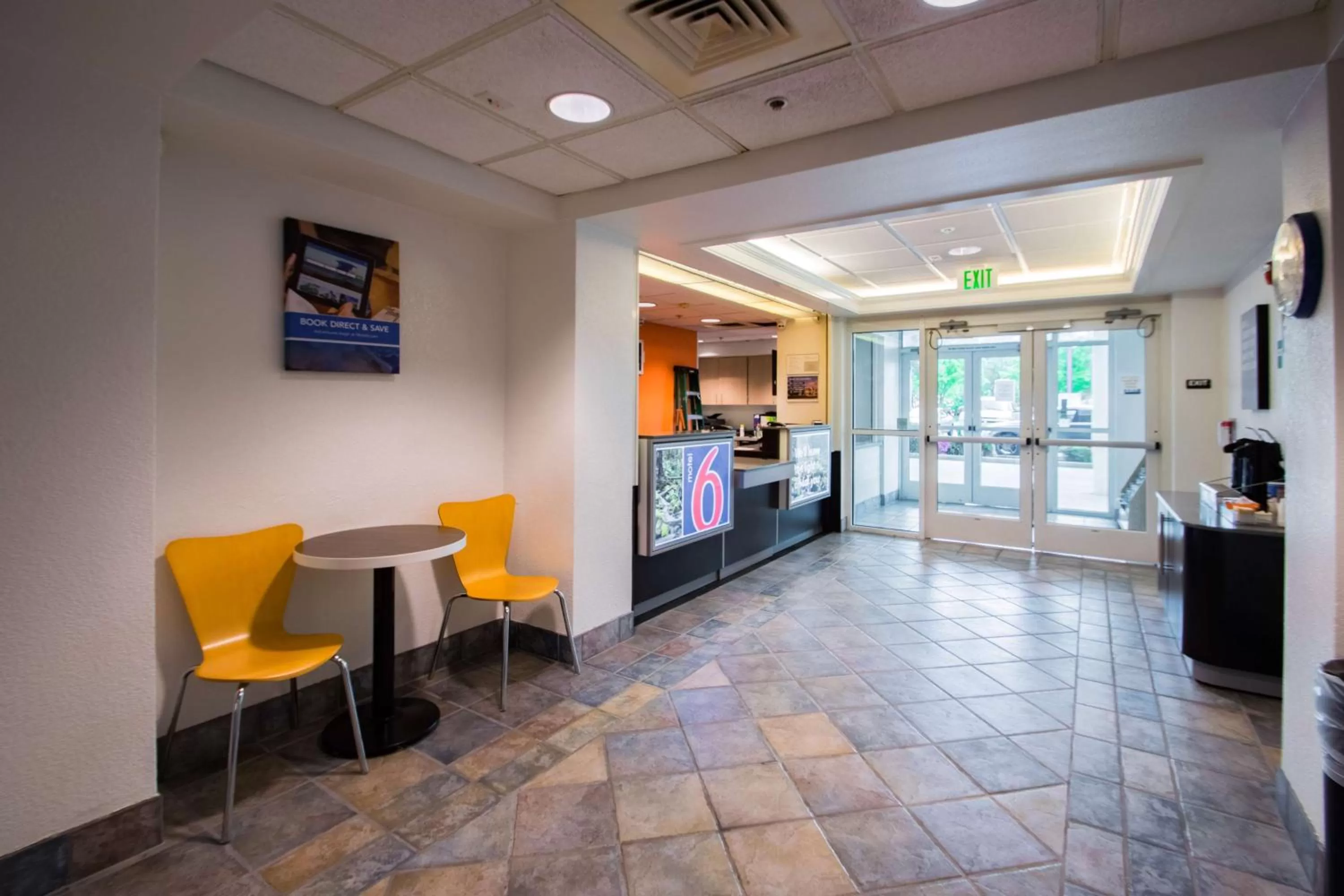 Lobby or reception in Motel 6-Portland, OR - North