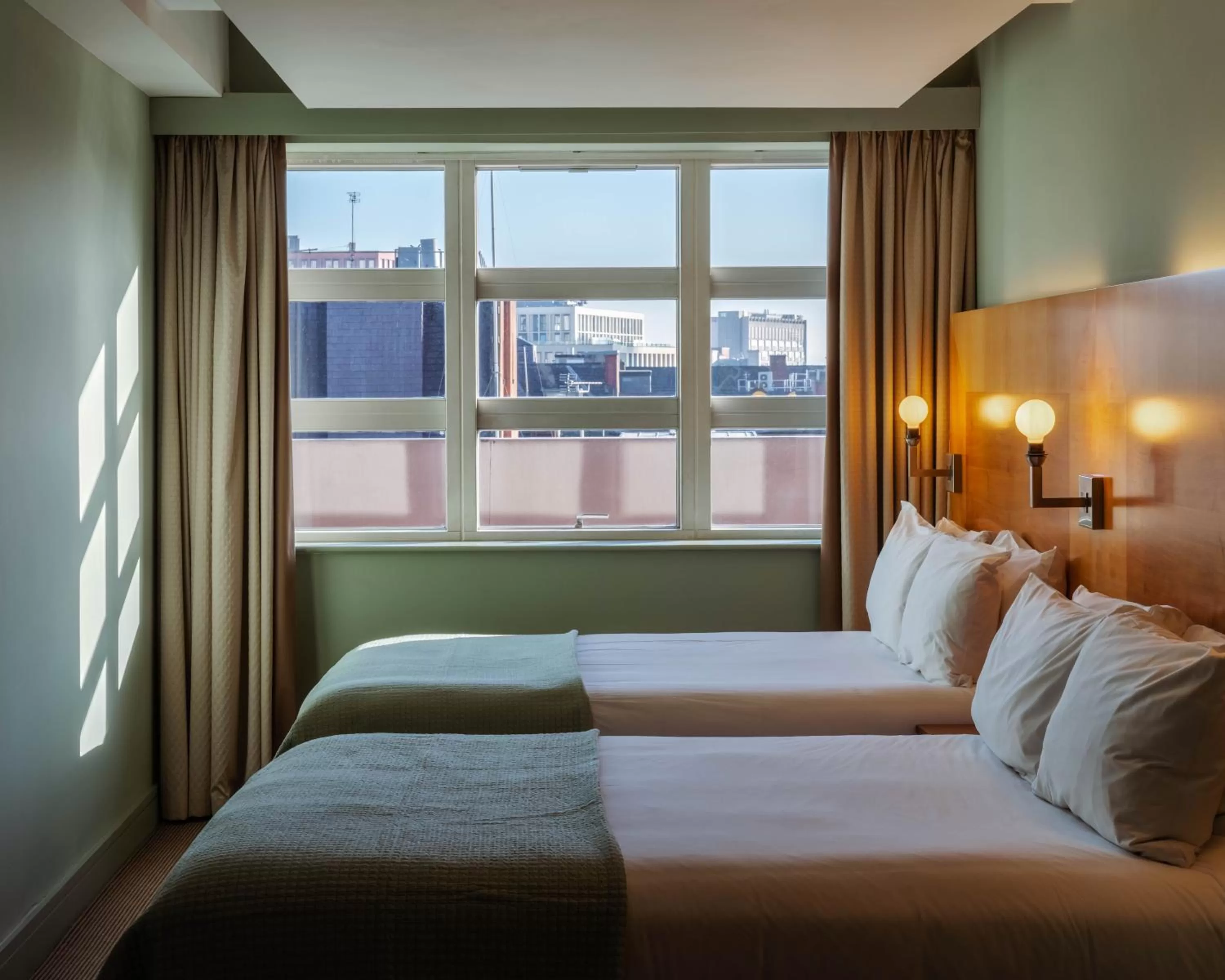 Bedroom, Bed in The Alan