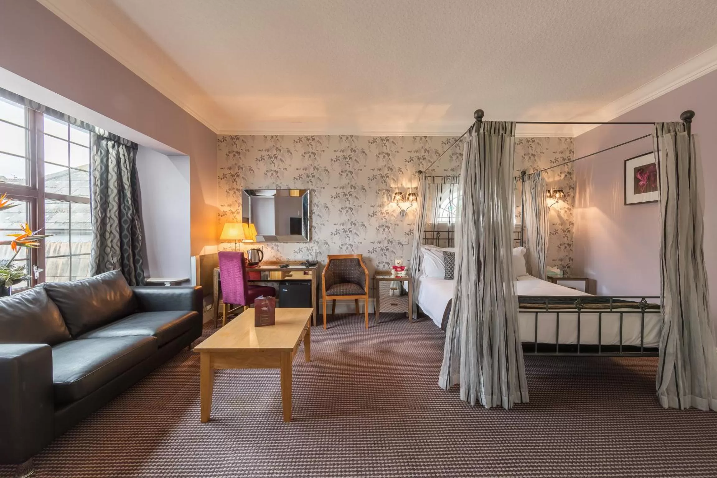 Bedroom, Bed in Muthu Westcliff Hotel (Near London Southend Airport)