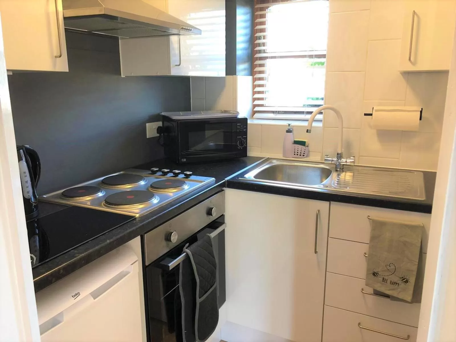 Kitchen or kitchenette in The Horseshoe & Castle