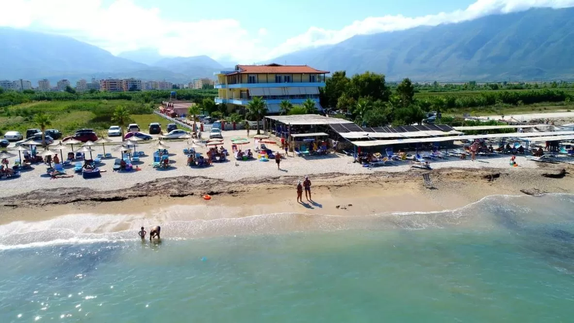 Property building, Beach in Hotel Alba-Gert