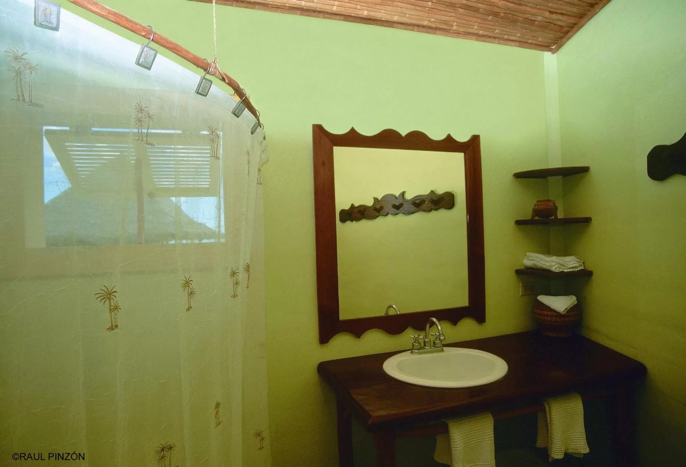 Bathroom in Punta Caracol Acqua Lodge