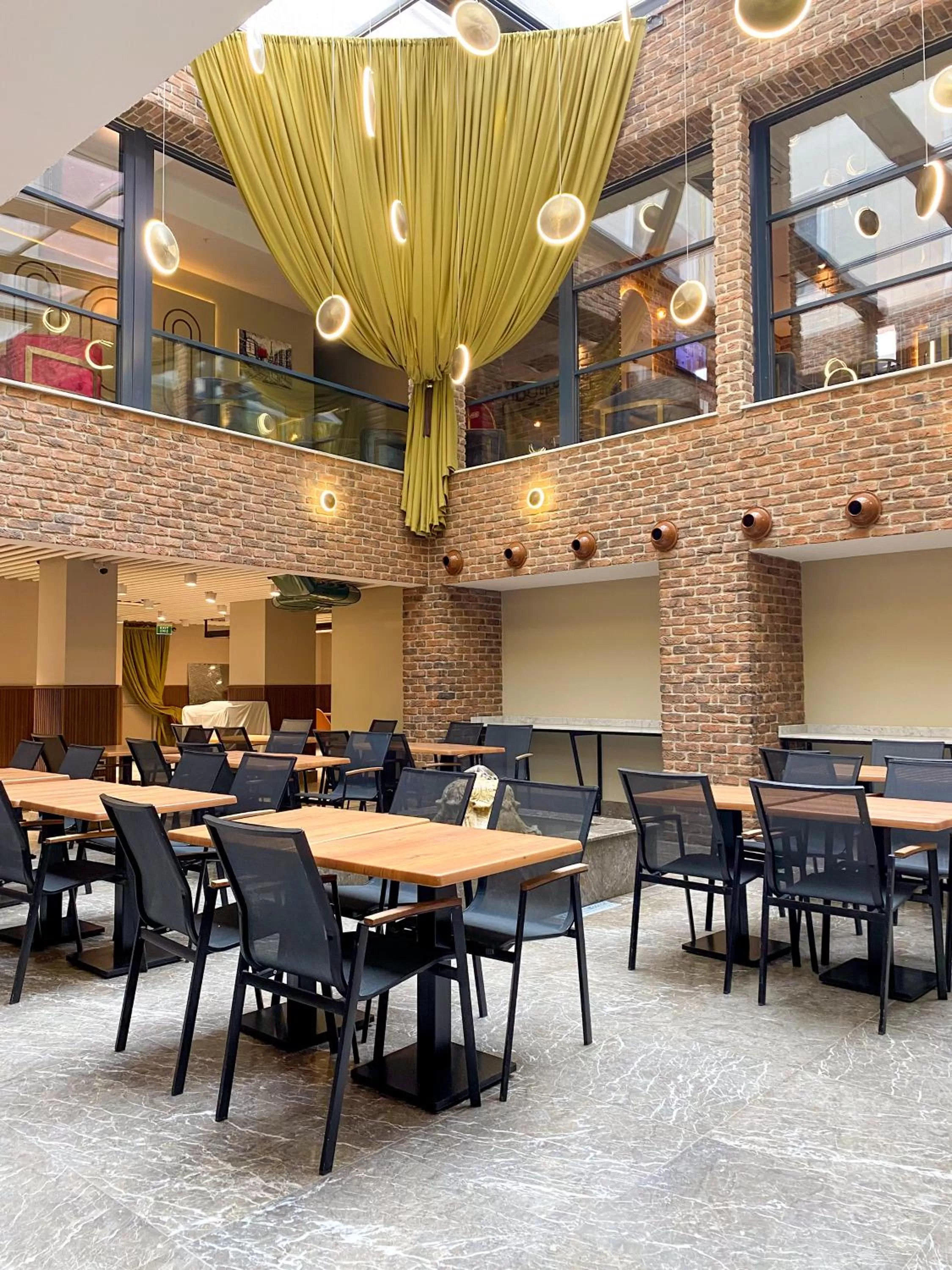 Lounge or bar in Grand Sirkeci Hotel