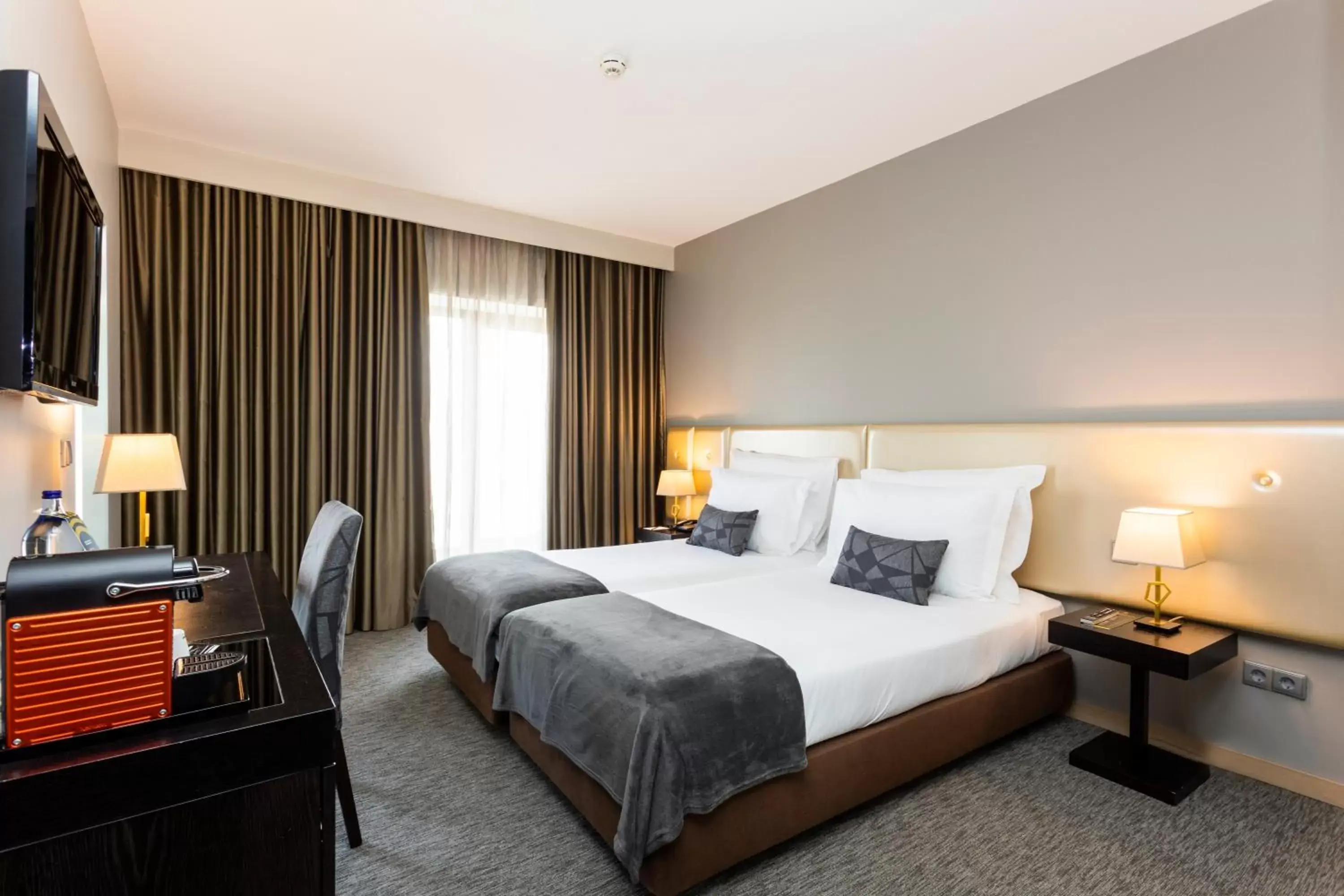 Triple Room in Czar Lisbon Hotel Triple Room in Czar Lisbon Hotel