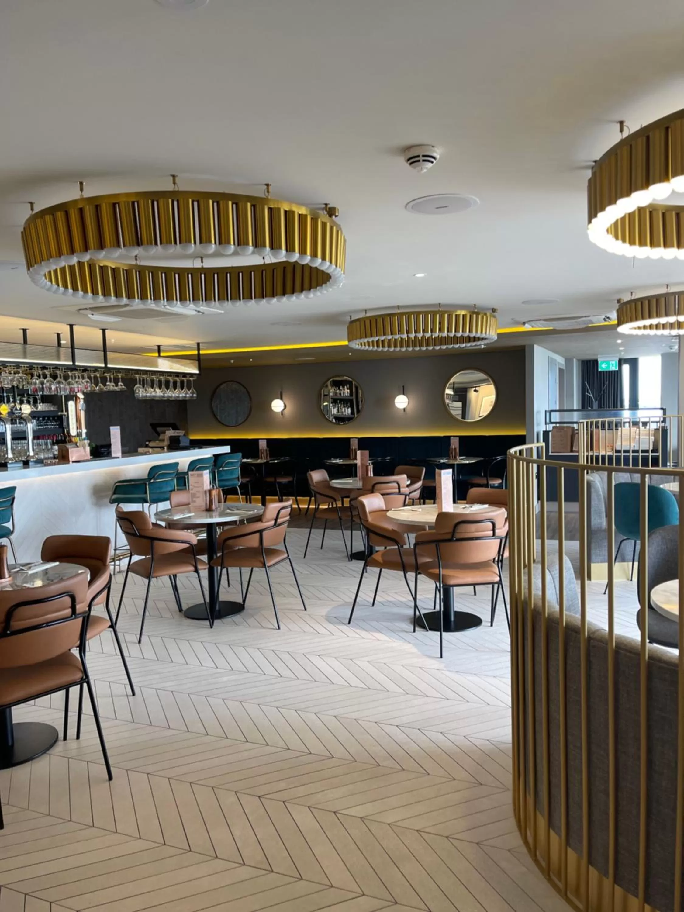 Restaurant/places to eat in Courtyard by Marriott London Heathrow Airport
