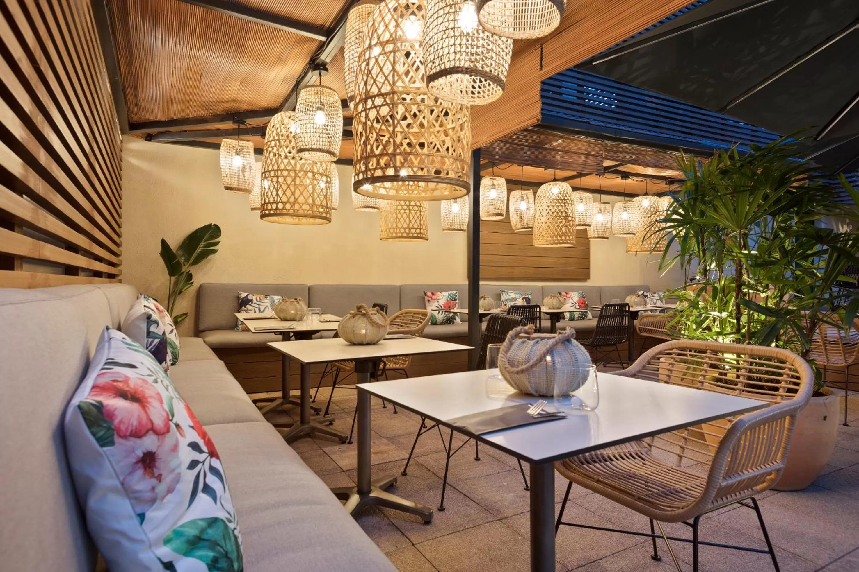 Restaurant/places to eat in INNSiDE by Meliá Barcelona Apolo