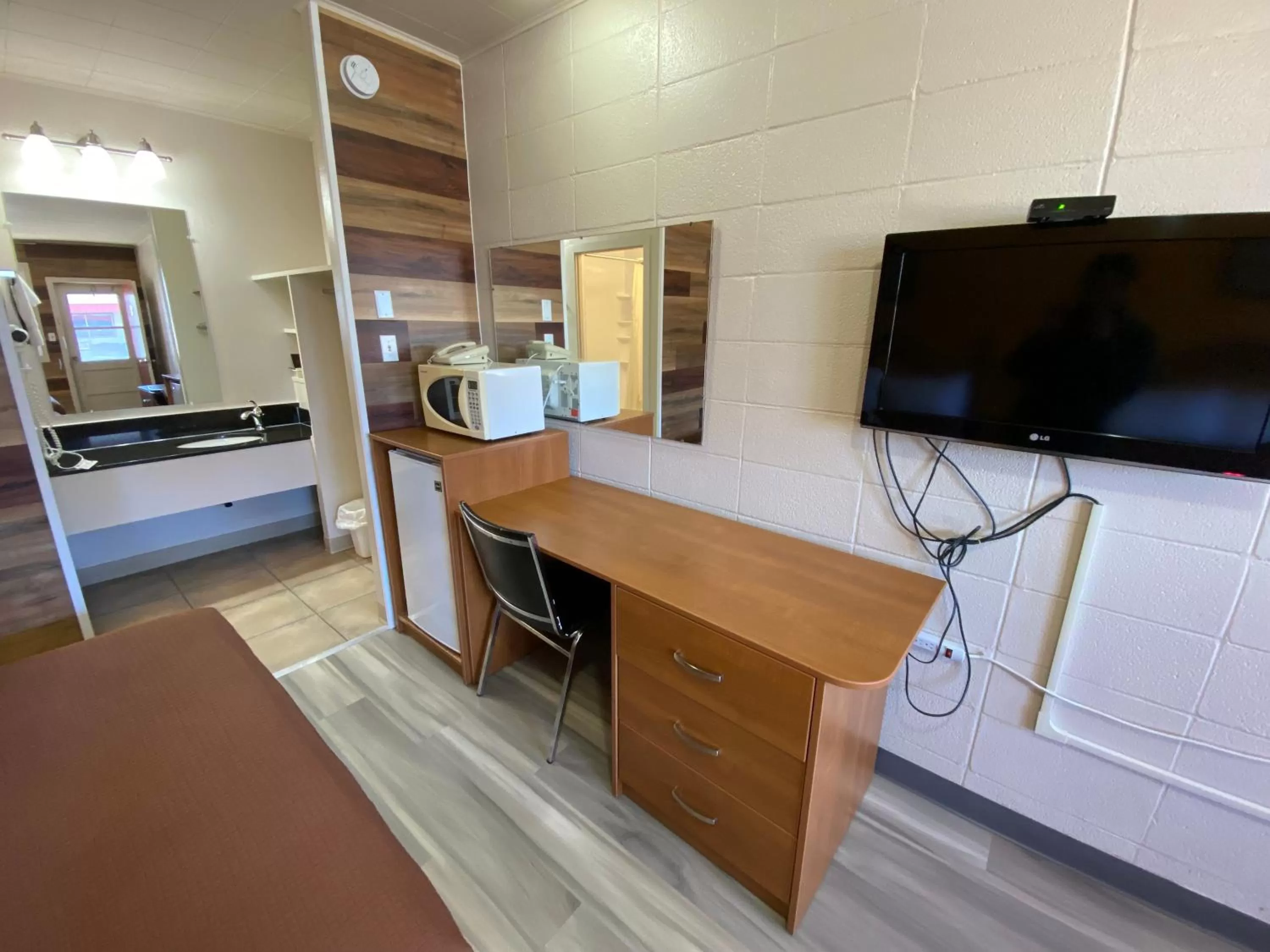 Seating area in Dauphin Inn Express