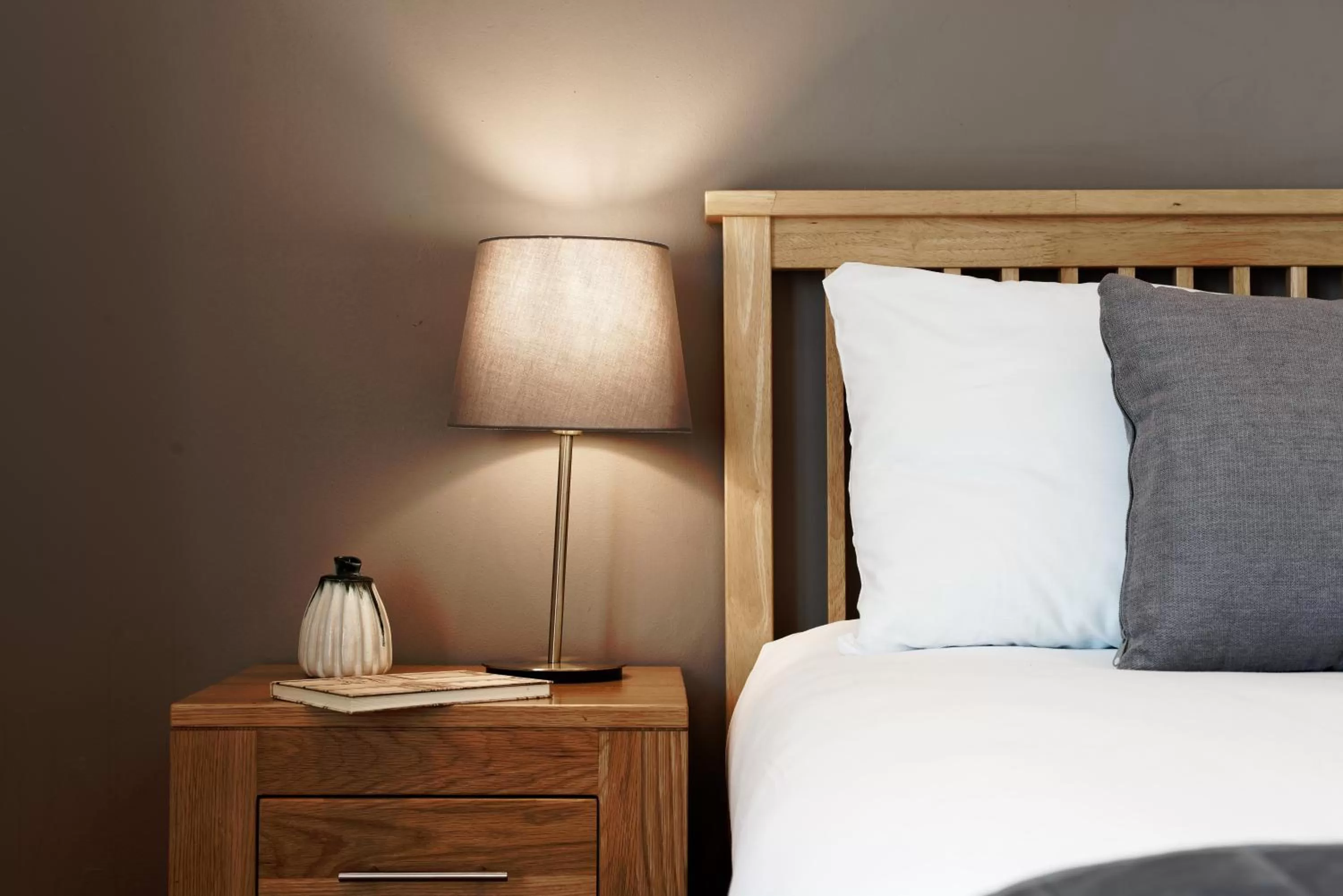 Bedroom, Bed in Farringdon Laceby apartments