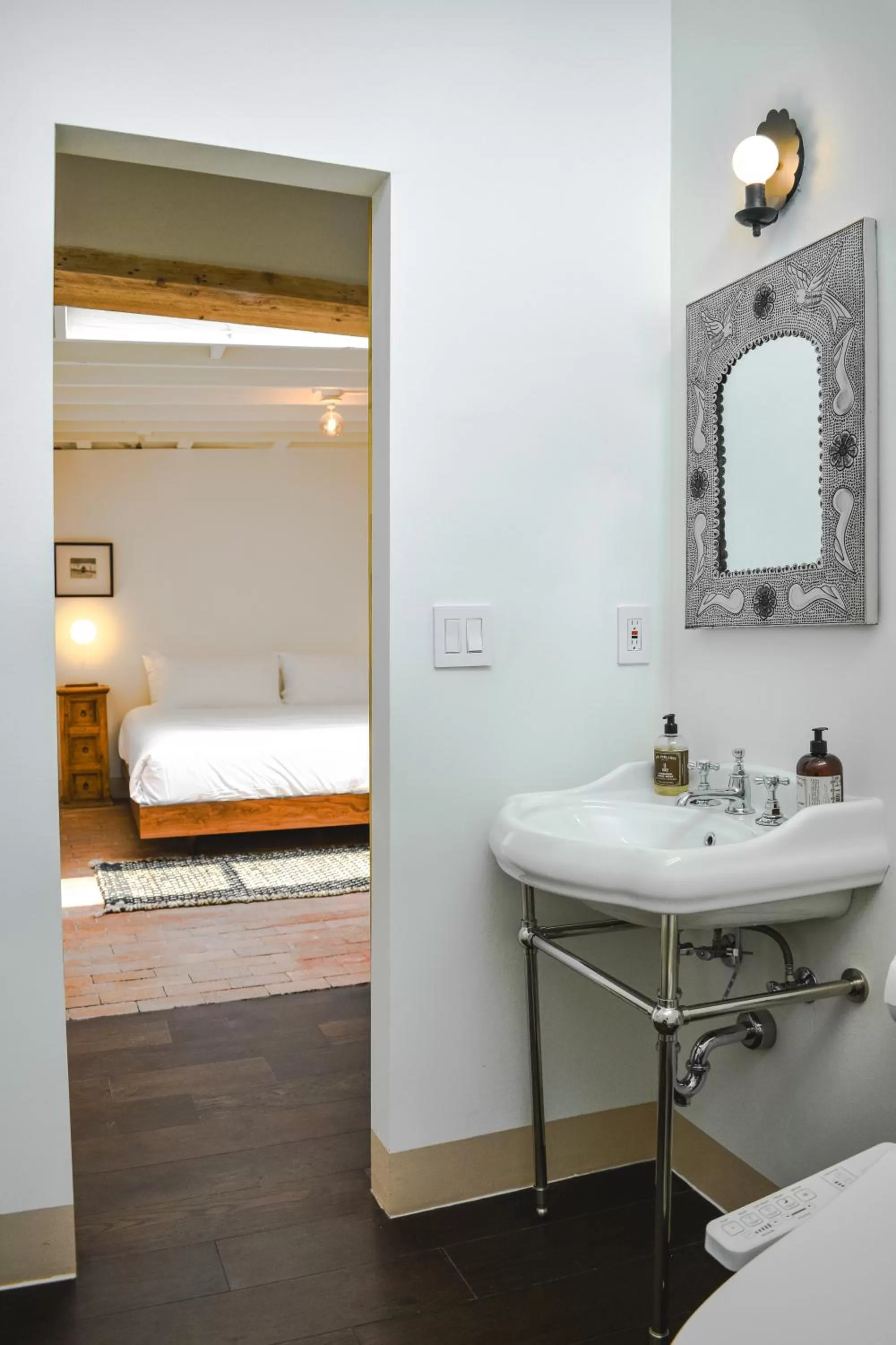 Bathroom, Bed in The Parador