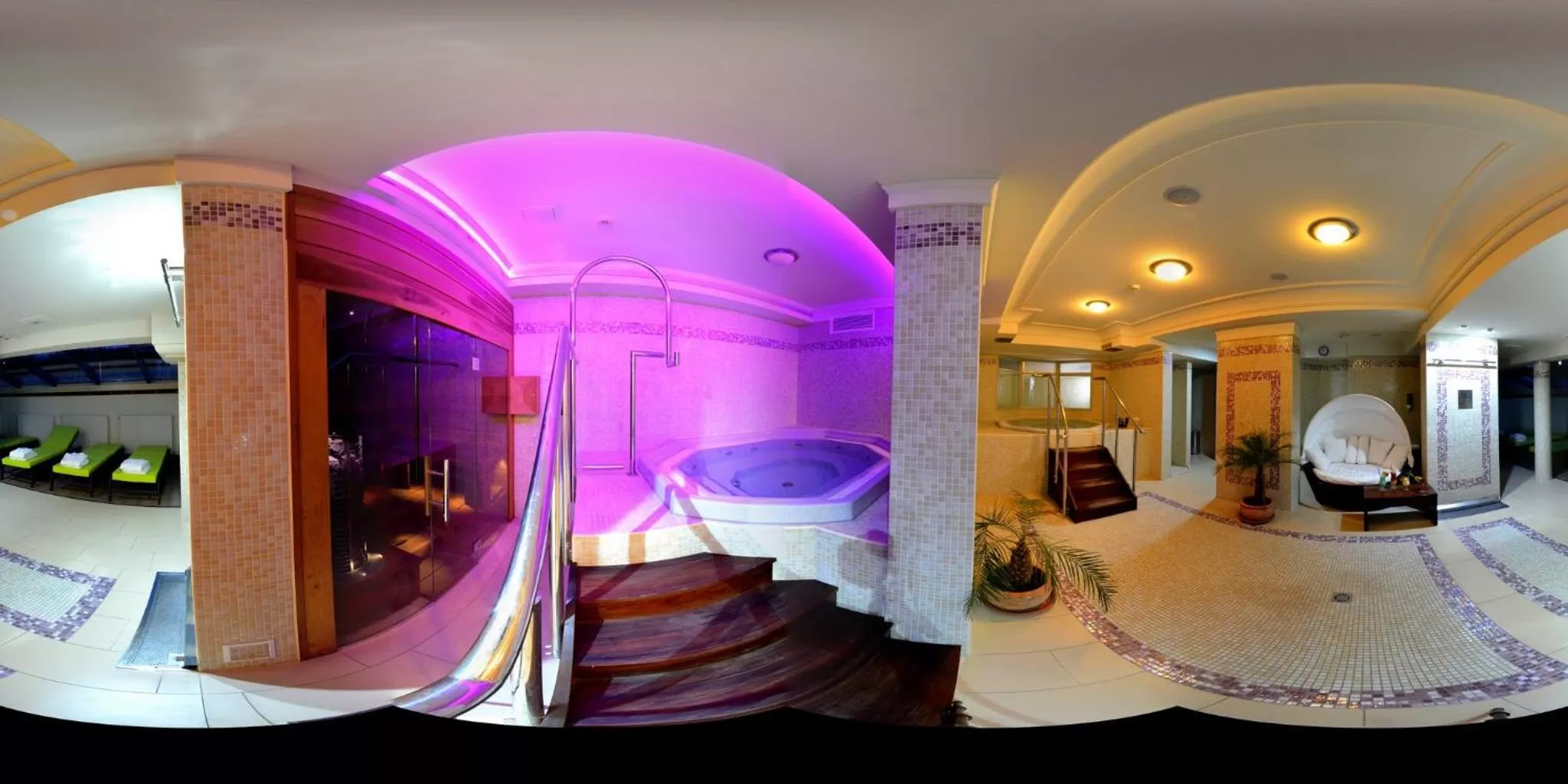 Hot Tub in Simbad Hotel & Bar Superior