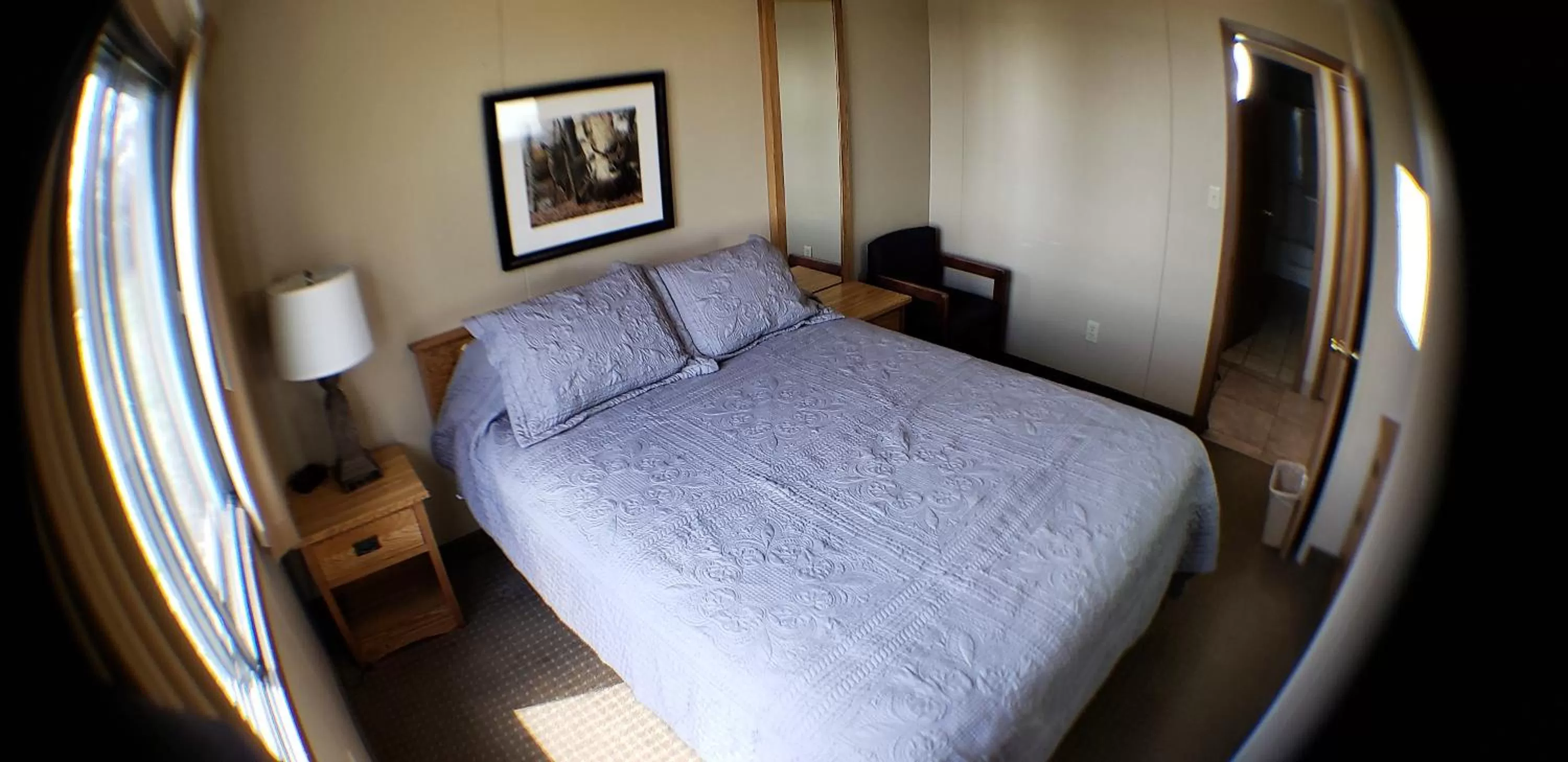 Photo of the whole room, Bed in Lewis & Clark Resort