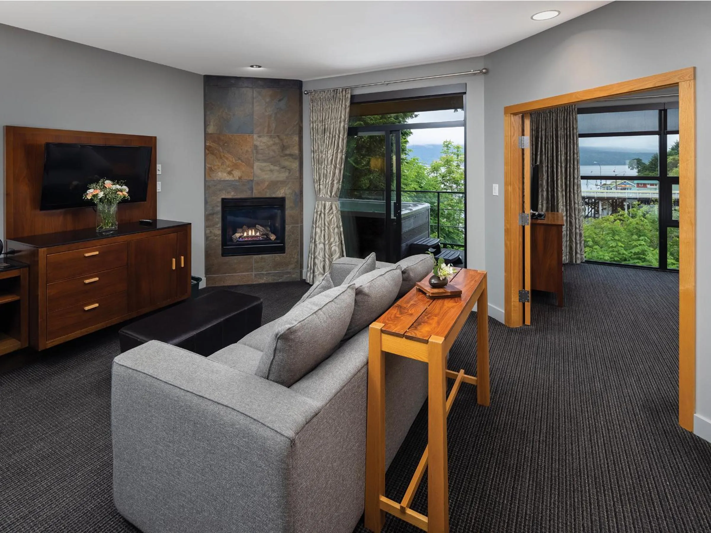 Living room in Brentwood Bay Resort & Spa