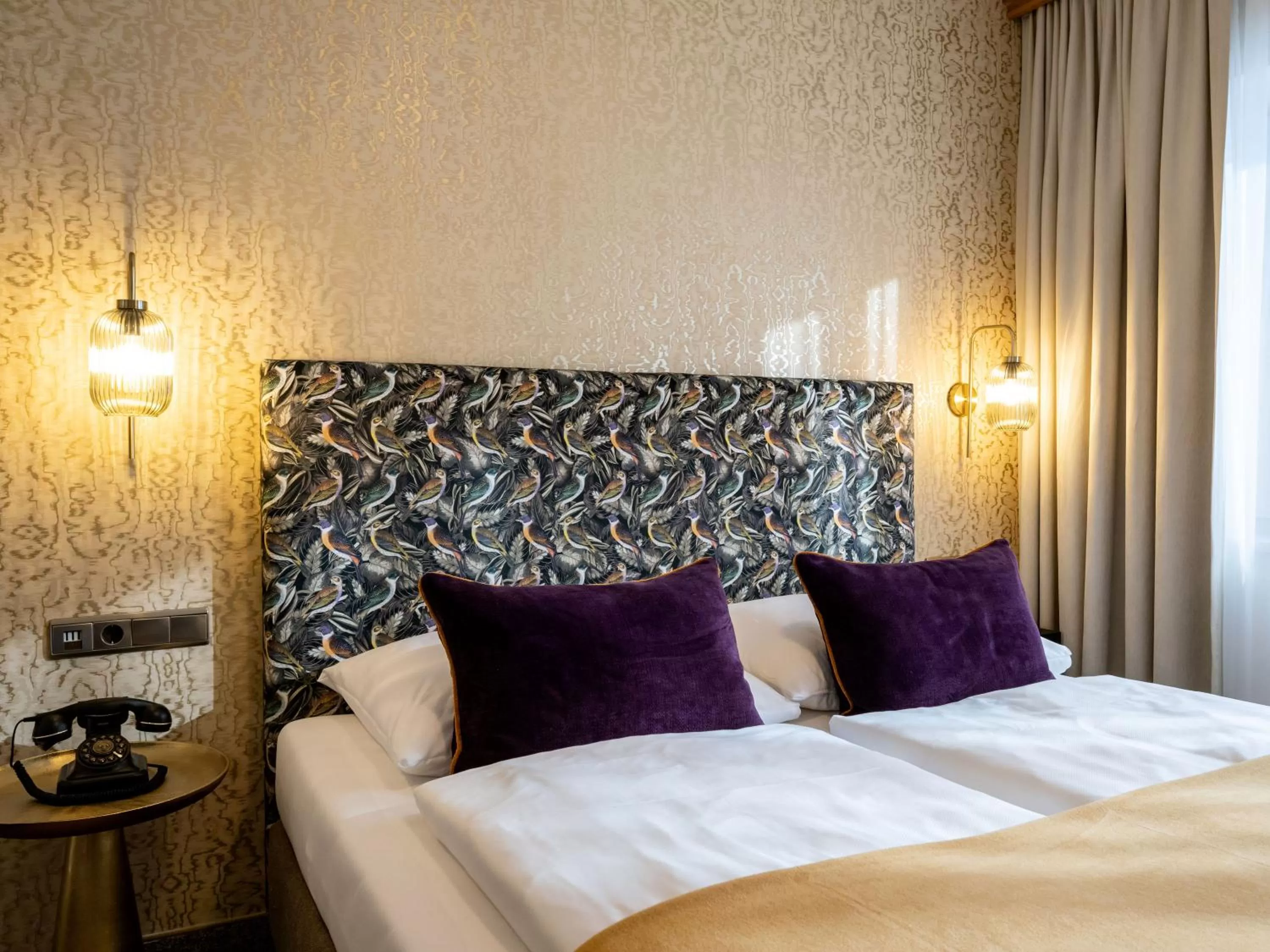 Property building, Bed in Hotel Jägerhof und Jagdhaus