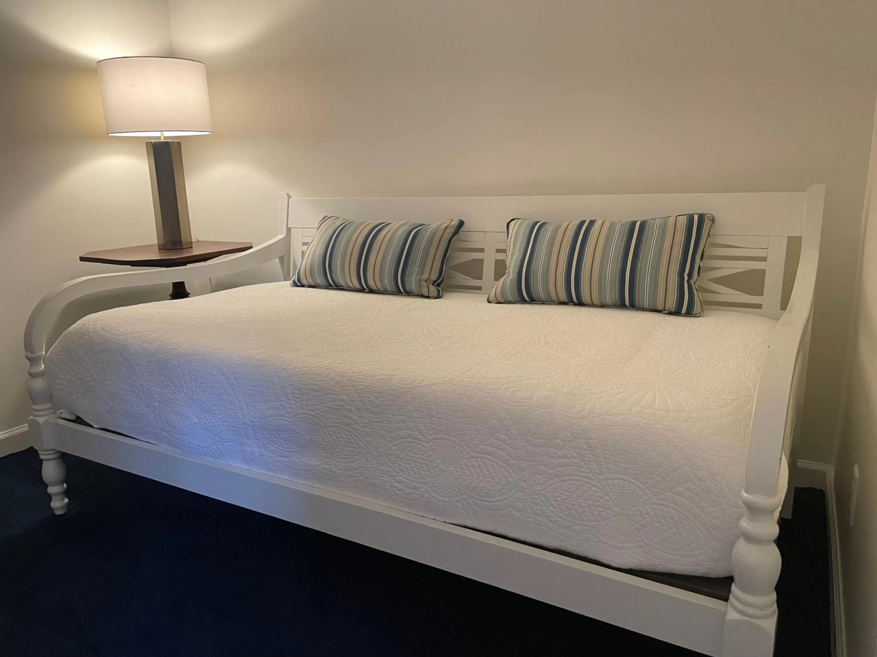 Bed in The Argus Hotel & Cocktail Lounge