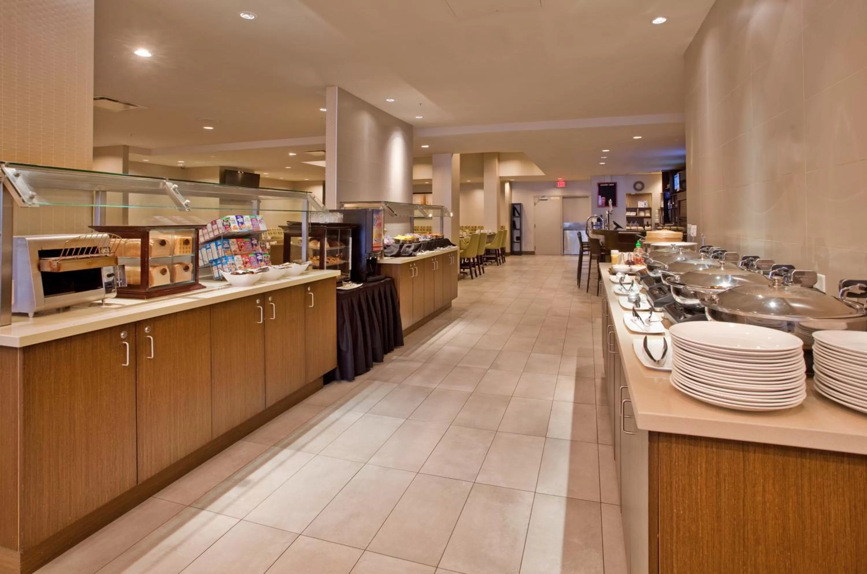 Restaurant/places to eat in Holiday Inn Vancouver-Centre Broadway by IHG