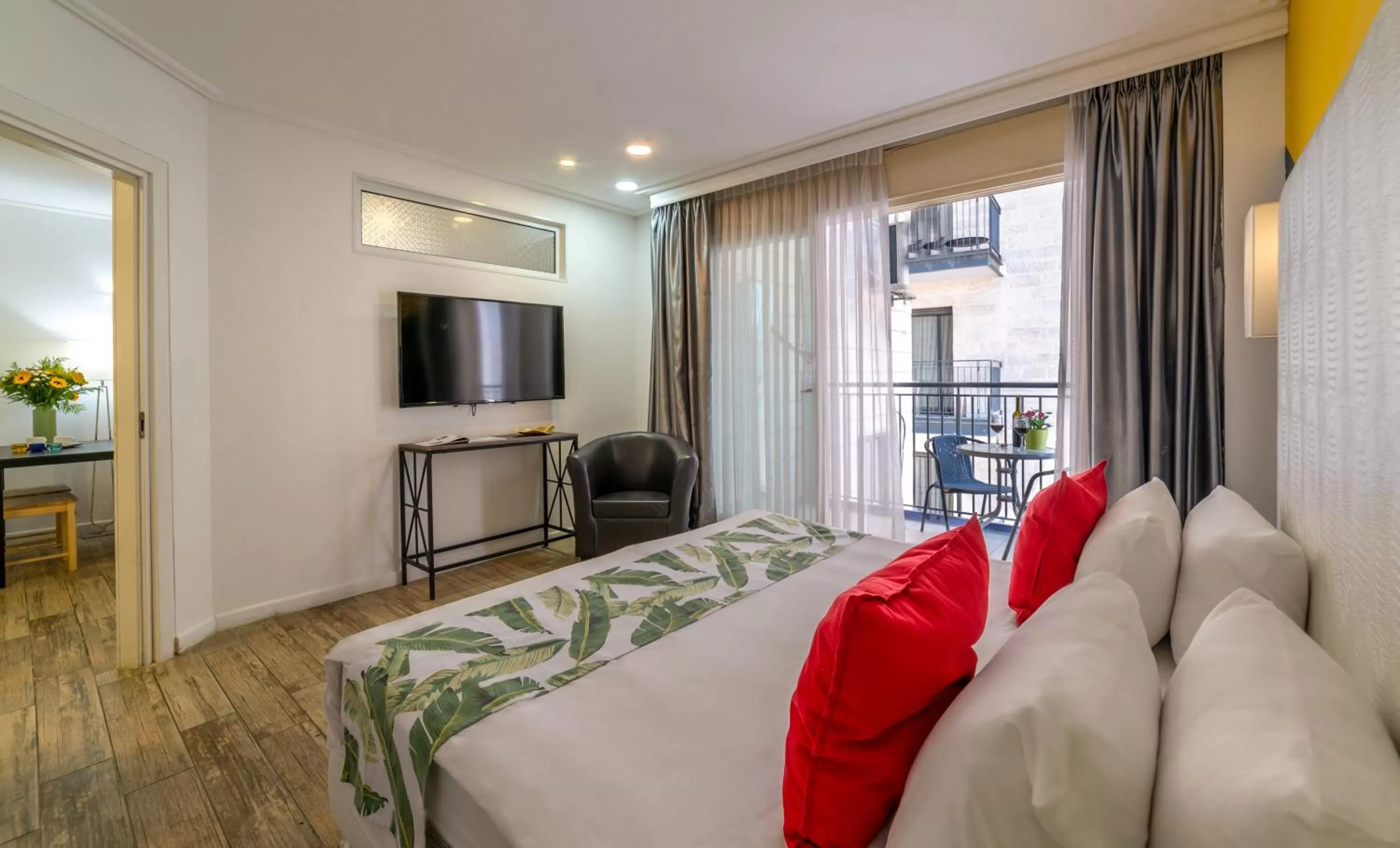 Photo of the whole room, Bed in Paamonim Hotel Jerusalem