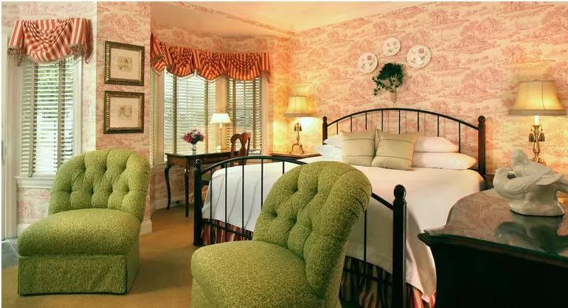 Photo of the whole room, Bed in Lambertville House