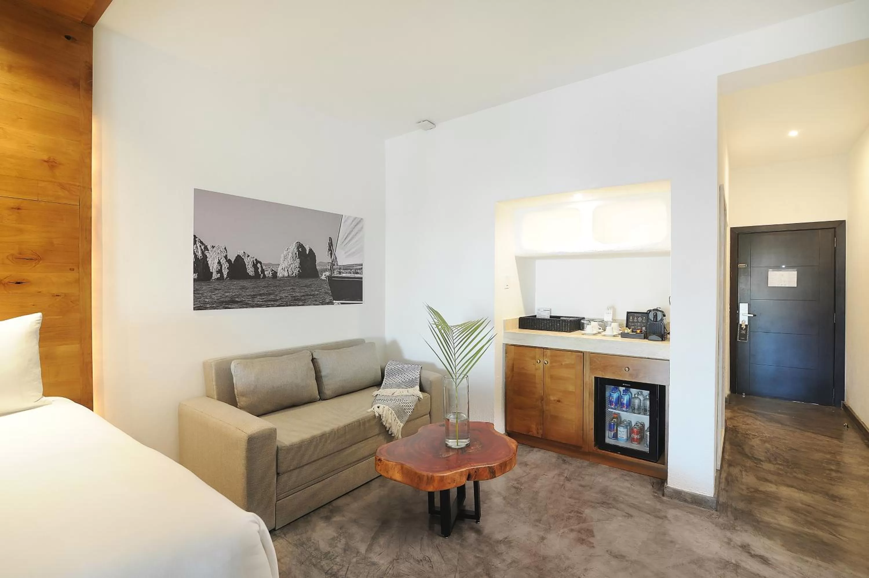 Living room, Bed in Bahia Hotel & Beach House