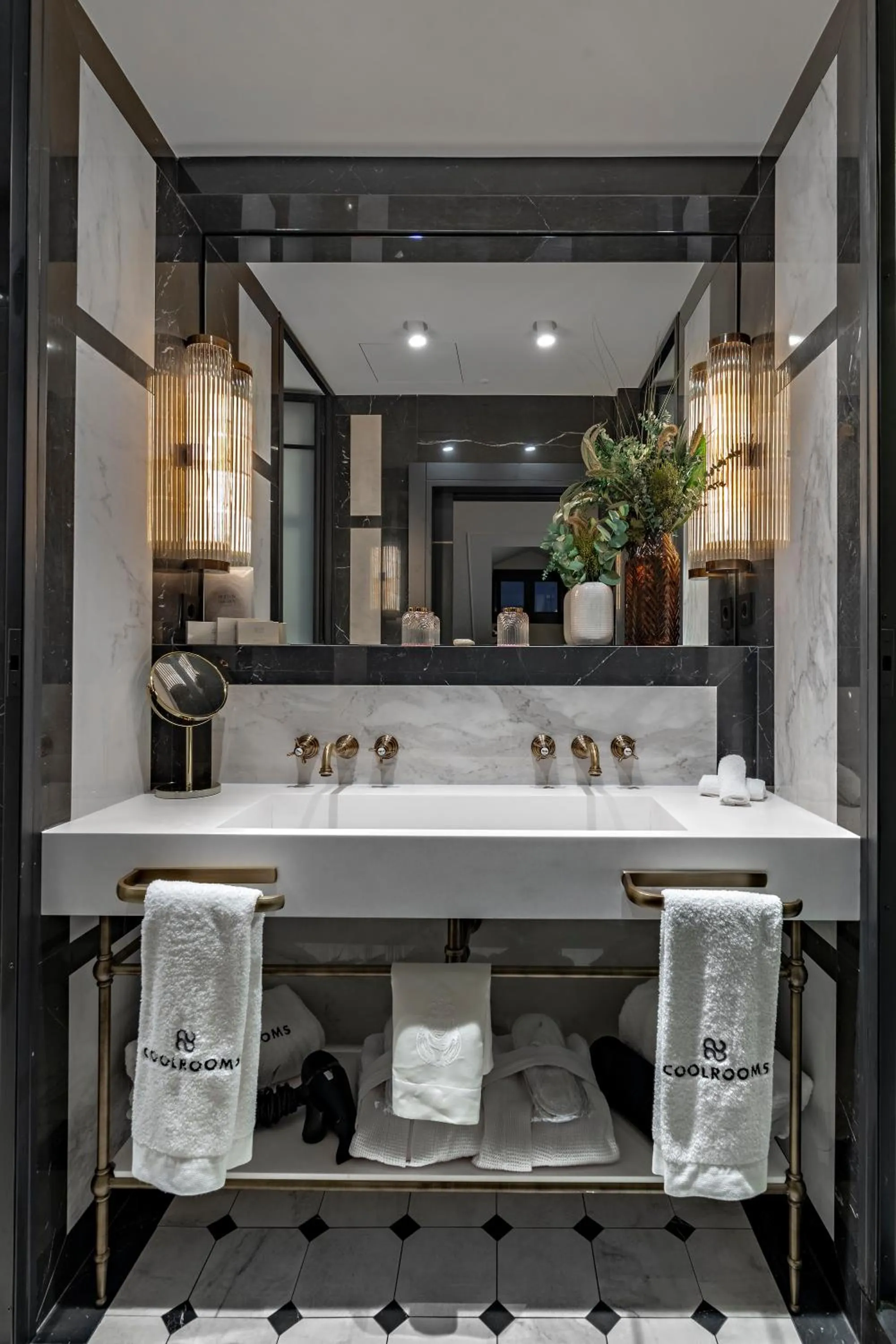 Bathroom in CoolRooms Palacio de Atocha