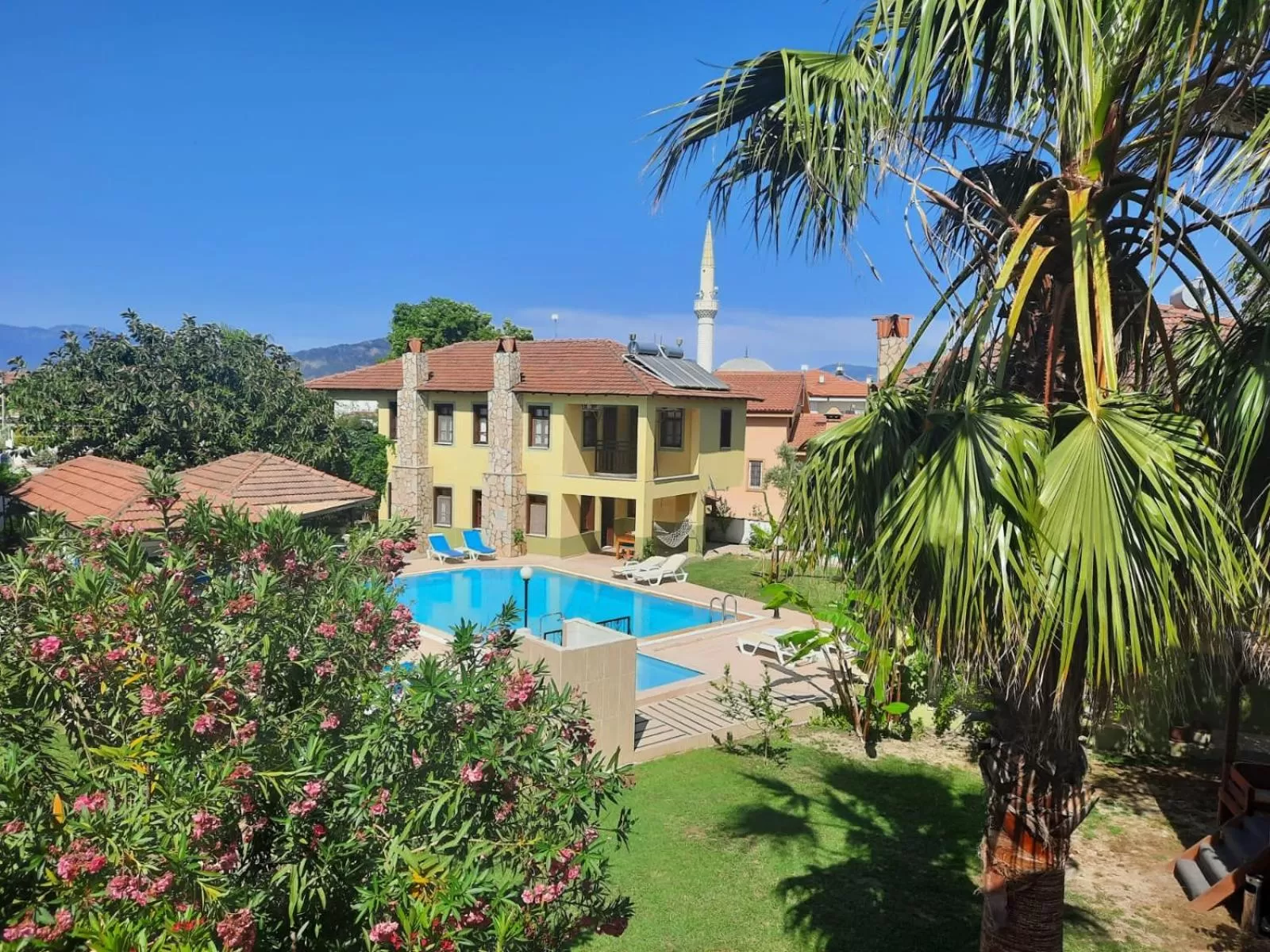 Swimming pool in Summer Life Villa Apart