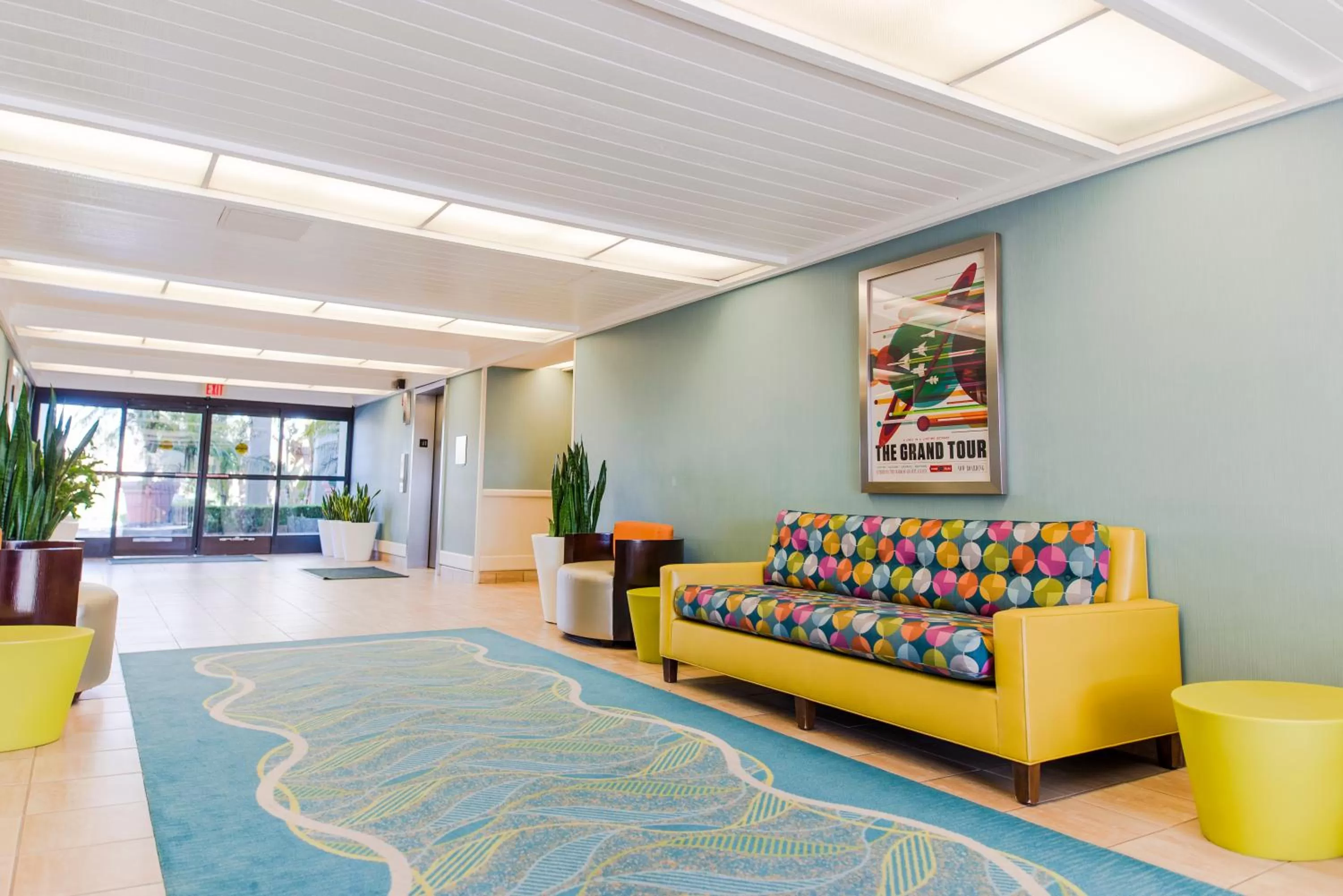 Lobby or reception in Howard Johnson by Wyndham Anaheim Hotel and Water Playground