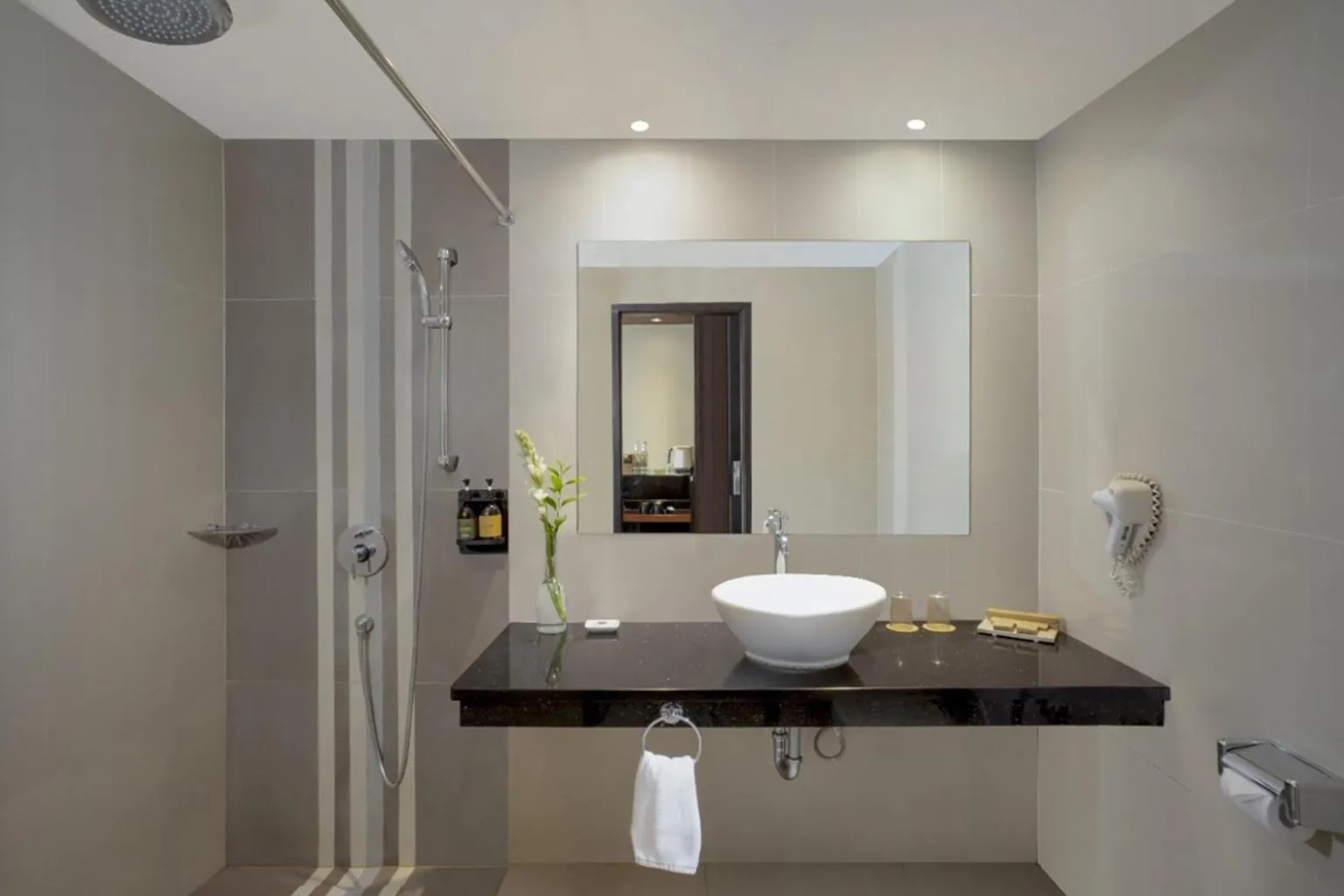 Bathroom in Prime Plaza Hotel Jogjakarta