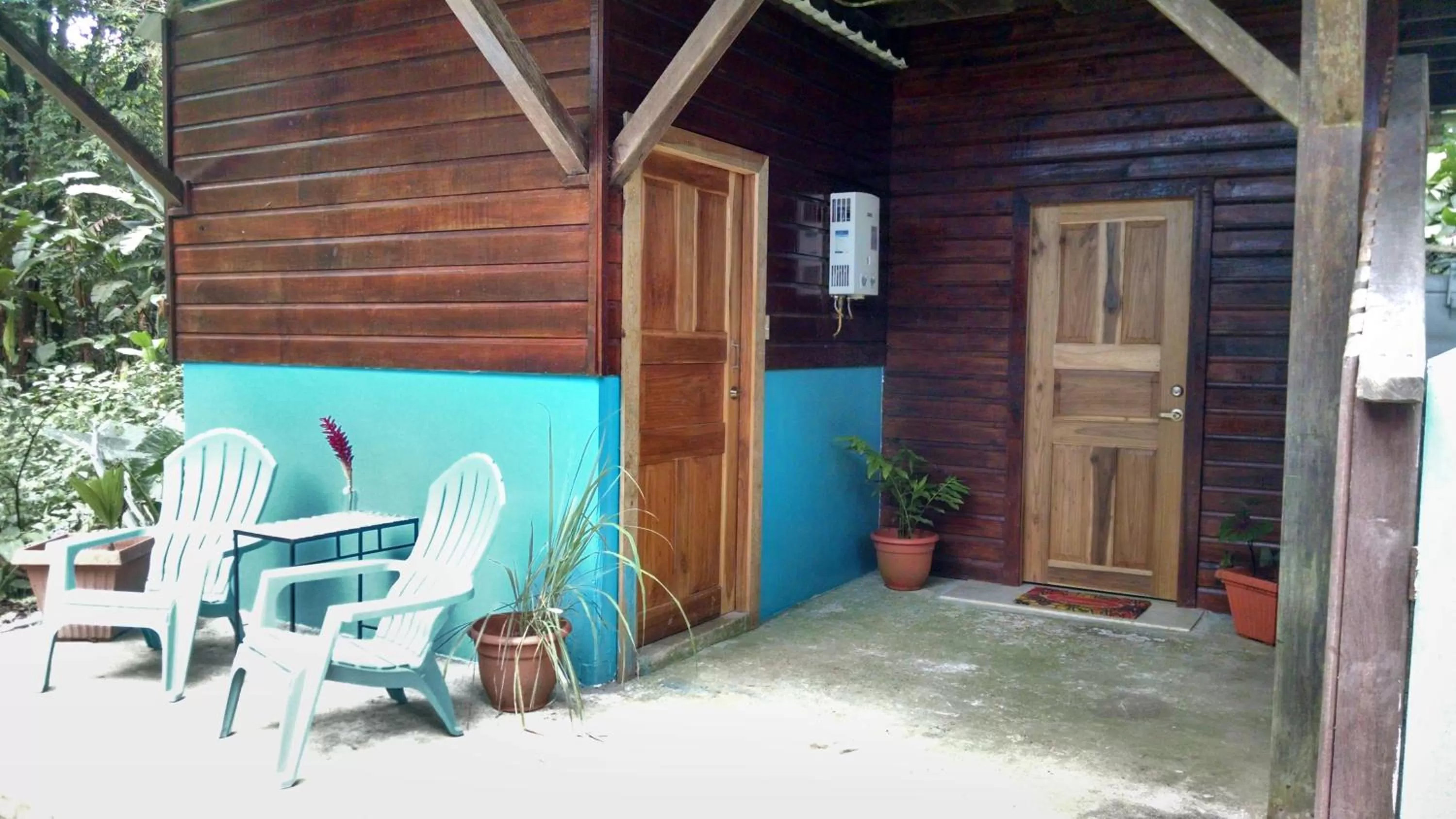 Patio in Surf Break at Paunch