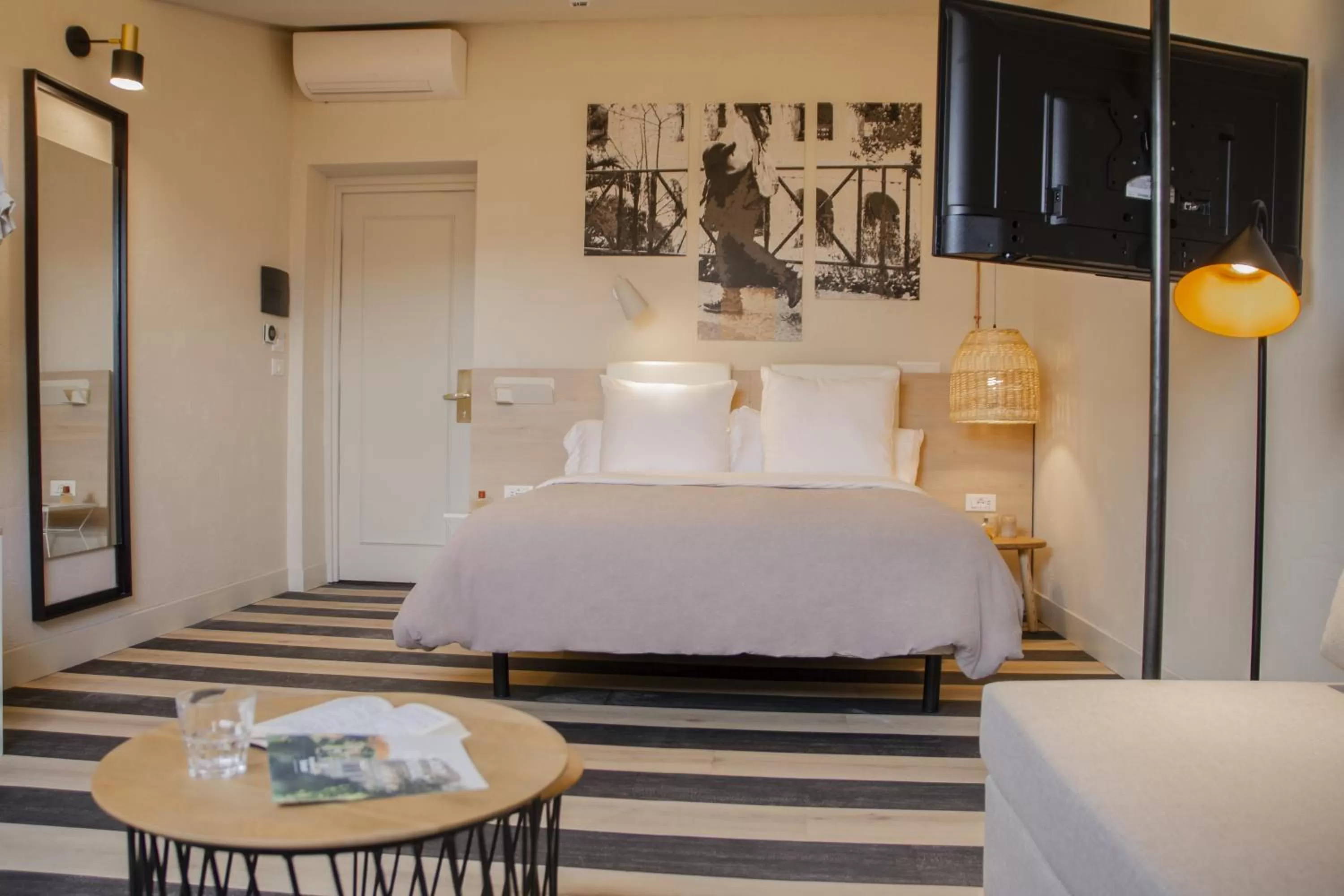 Bed in room Select Via Veneto