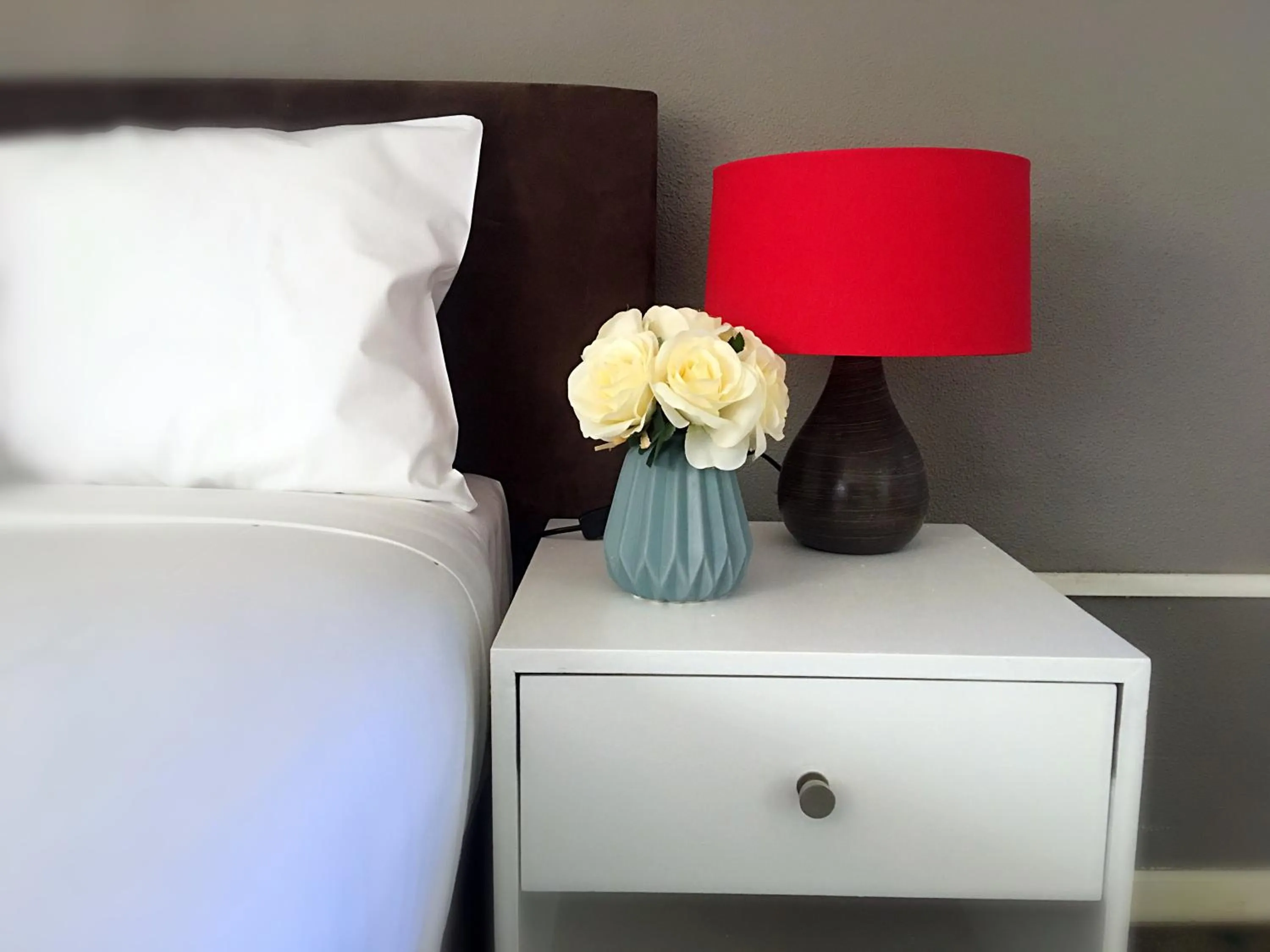 Bed in Parkdale Motor Inn