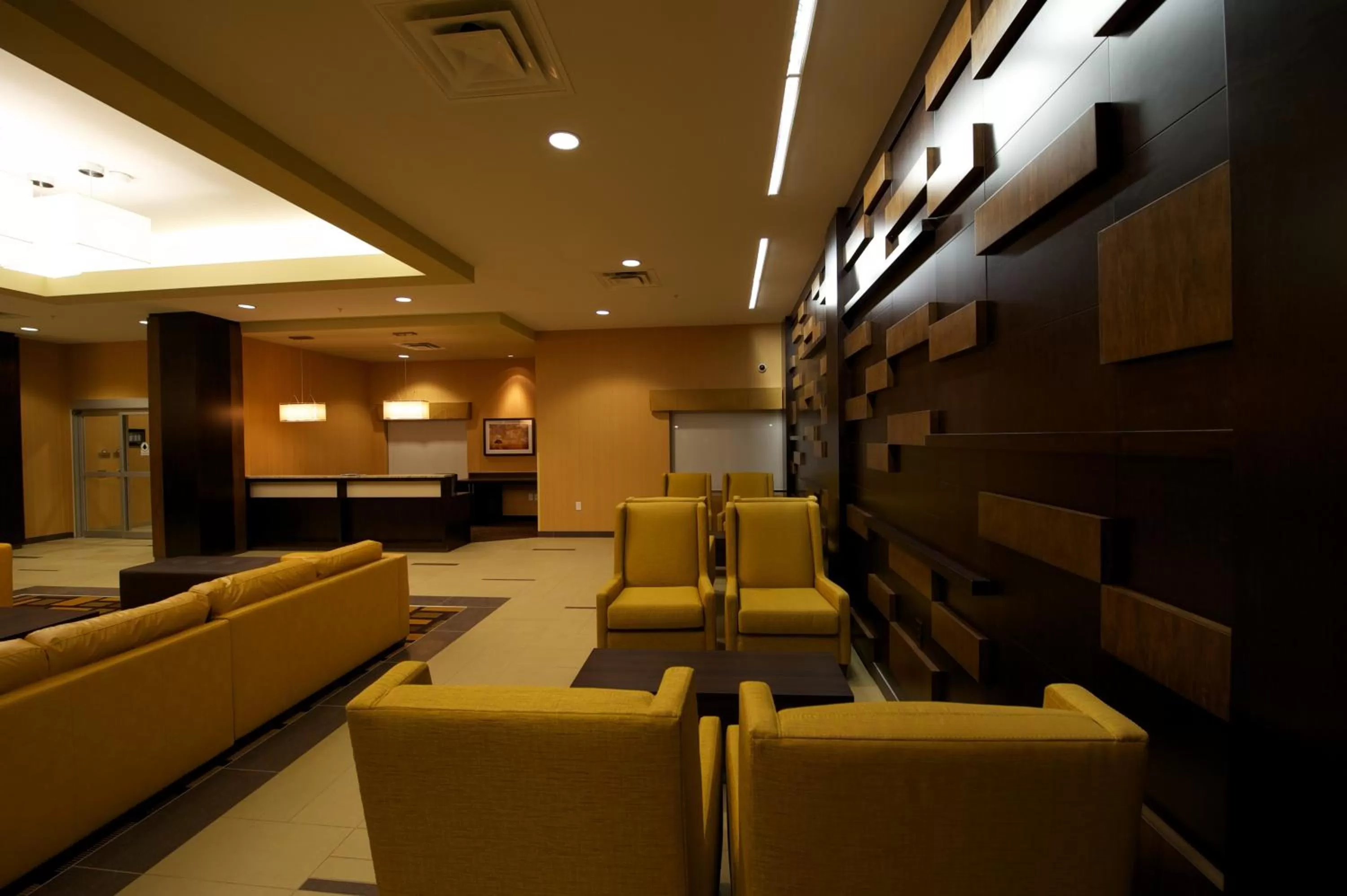 Lounge or bar in Days Inn & Suites by Wyndham Winnipeg Airport Manitoba