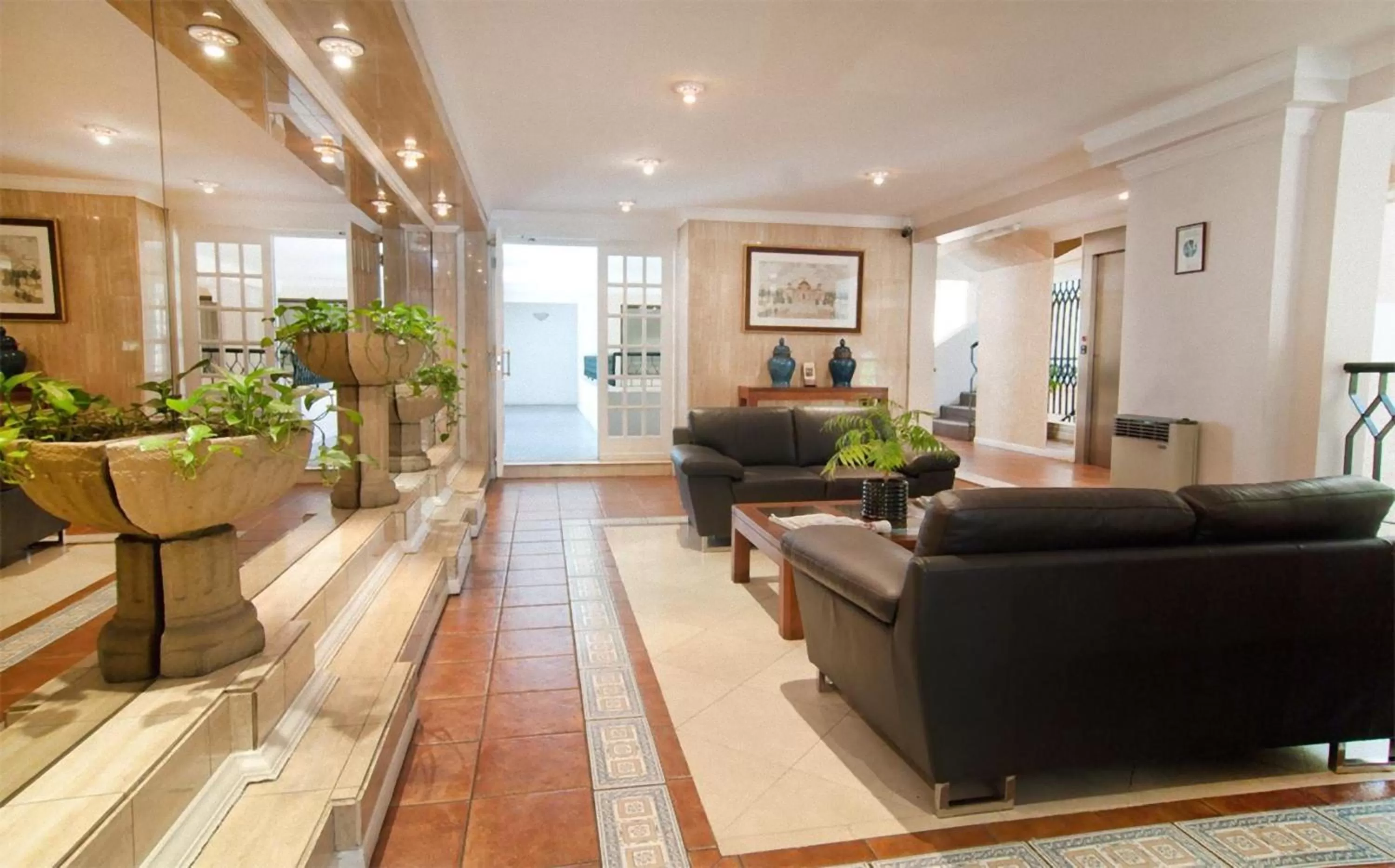 Lobby or reception in Park Plaza Apartments